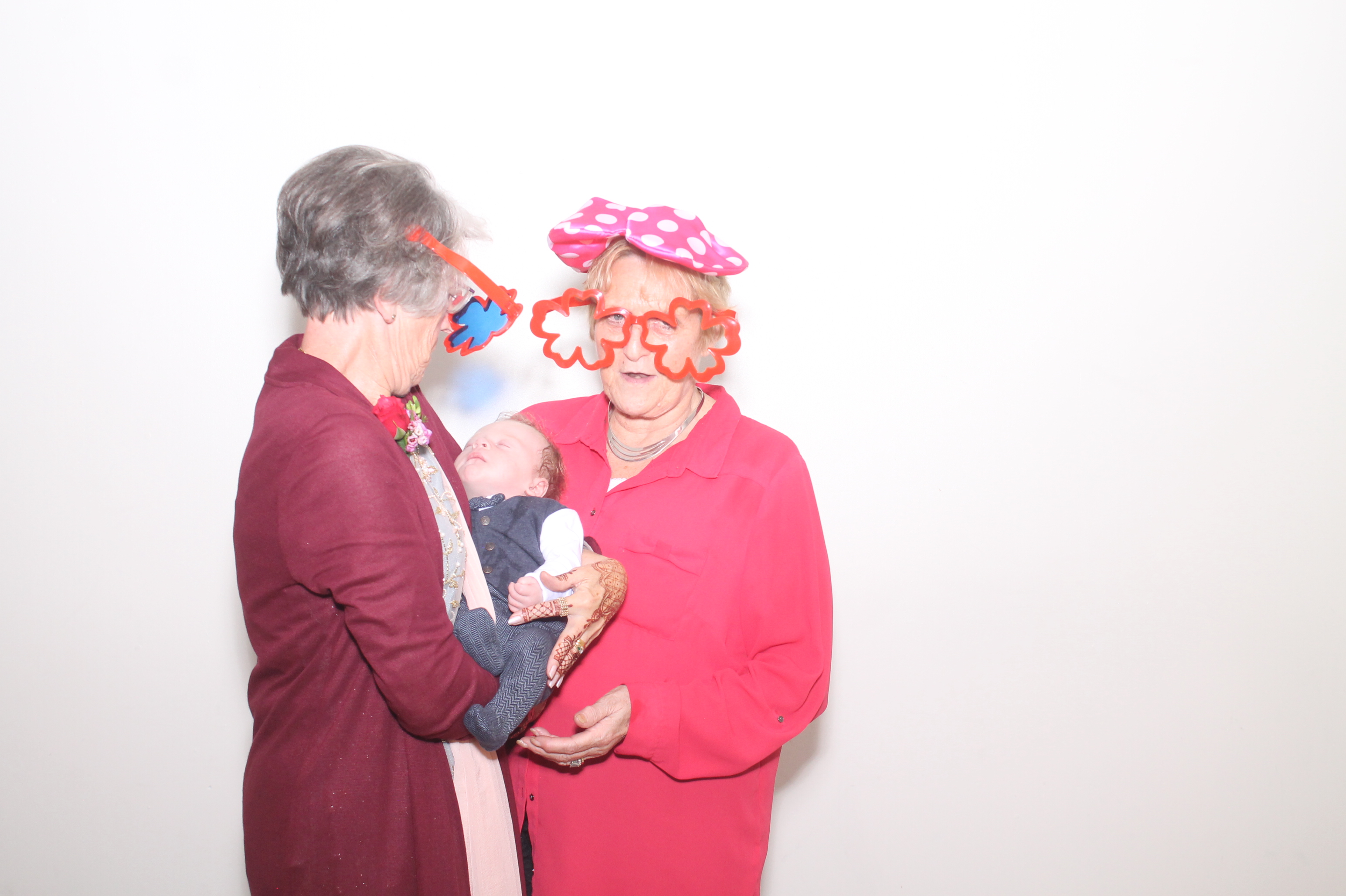 Diva and Alex's Wedding | View more photos from the event at gallery.myphotoboothexperience.co.uk/u/MyPhotoBoothExperienceLtd/Diva-and-Alexs-Wedding