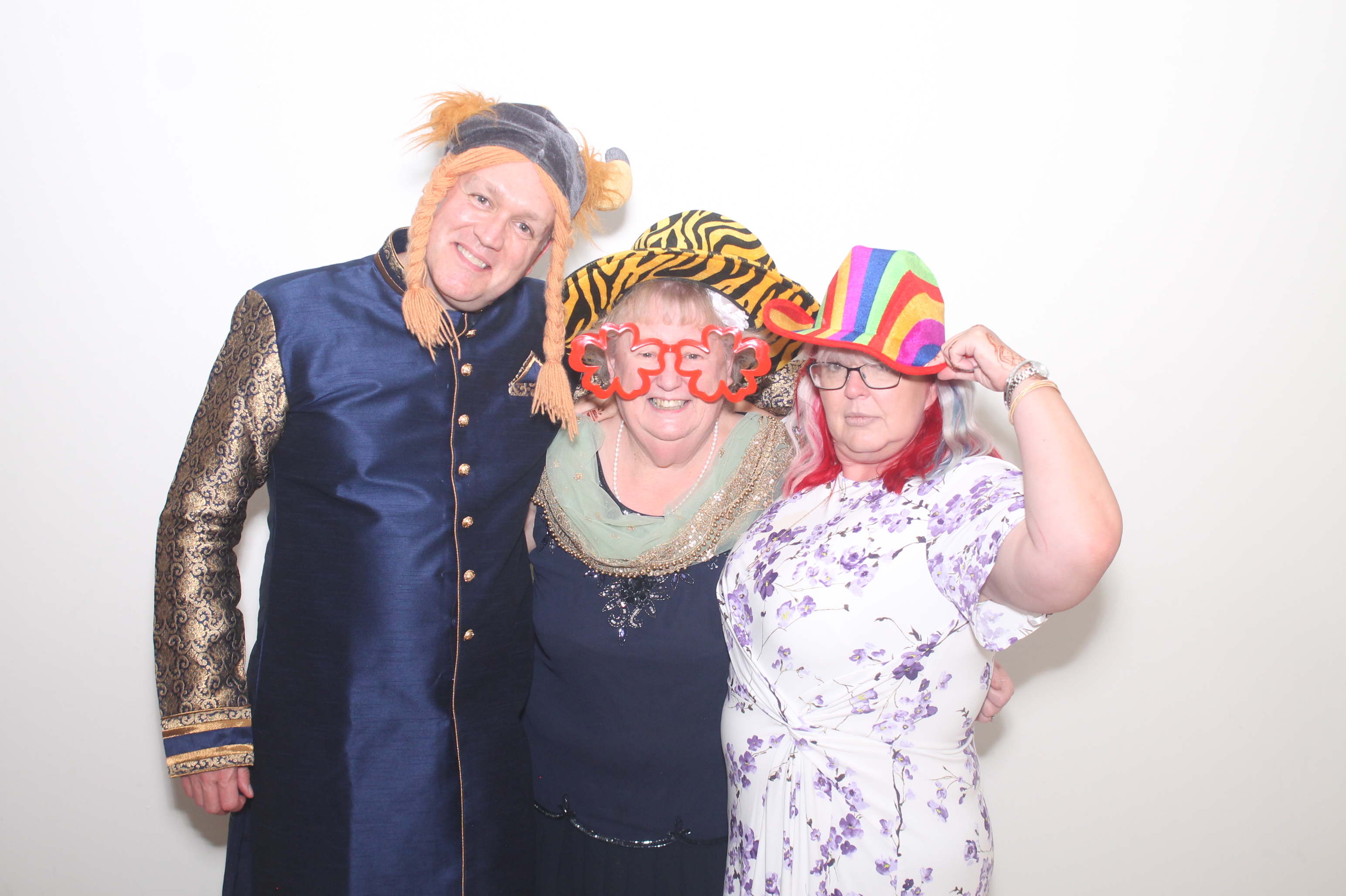 Diva and Alex's Wedding | View more photos from the event at gallery.myphotoboothexperience.co.uk/u/MyPhotoBoothExperienceLtd/Diva-and-Alexs-Wedding