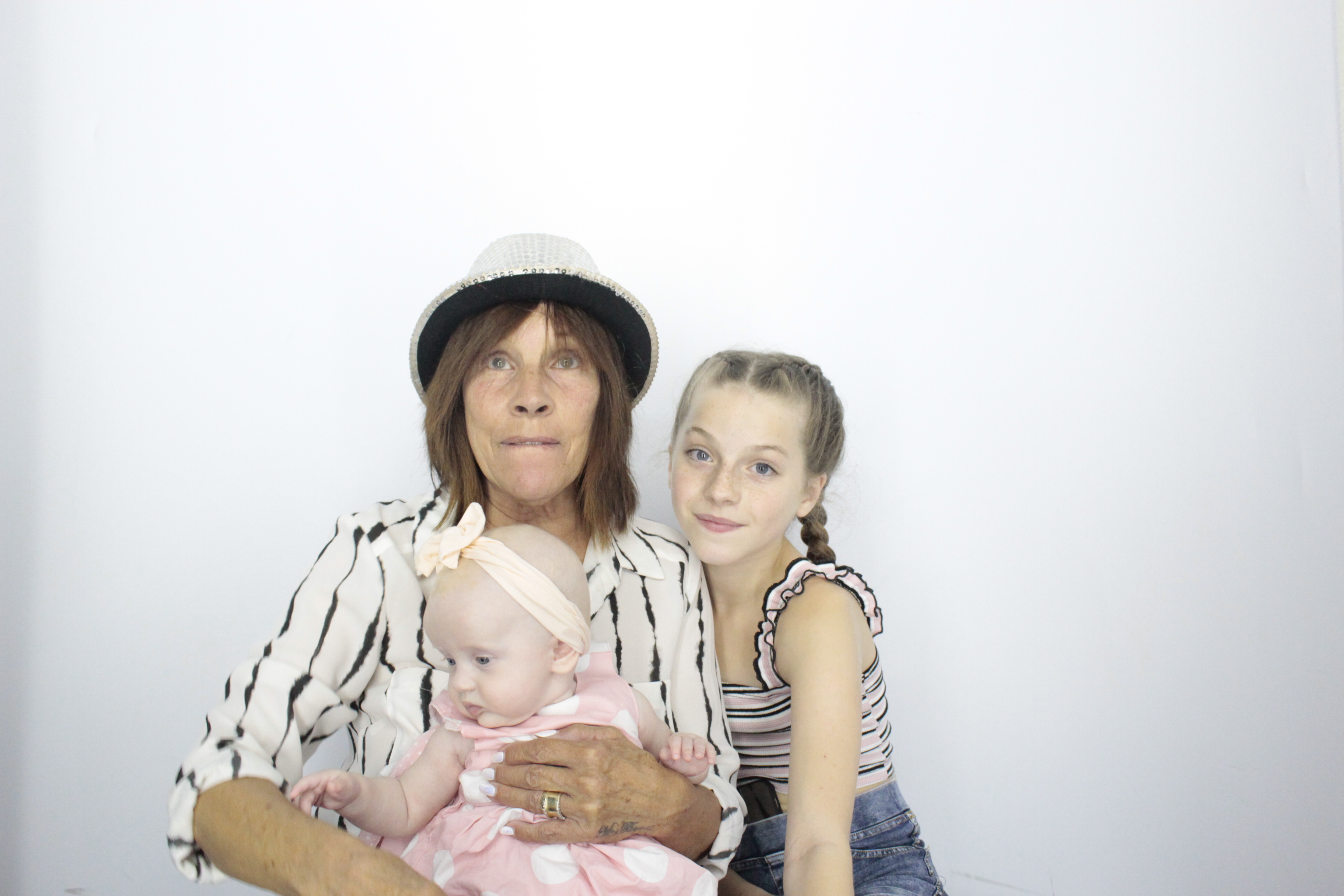 Elaine's Birthday Party | View more photos from the event at gallery.myphotoboothexperience.co.uk/u/MyPhotoBoothExperienceLtd/Elaines-Birthday-Party