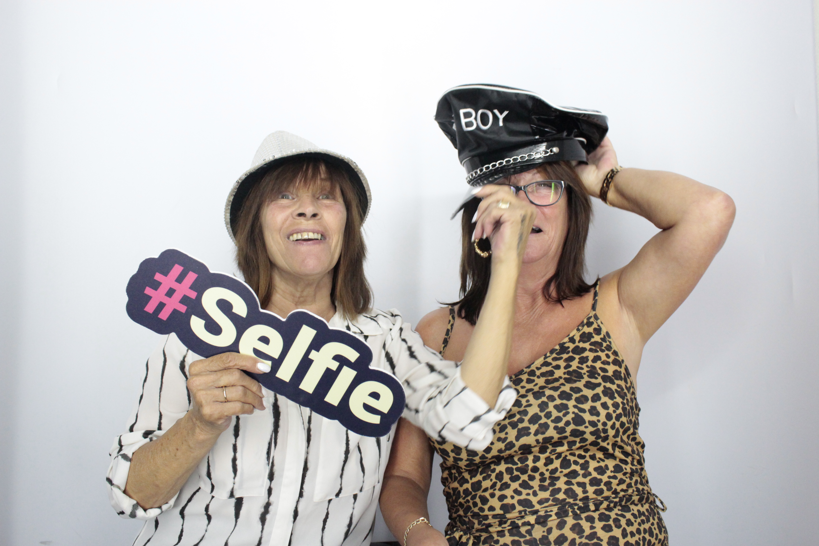 Elaine's Birthday Party | View more photos from the event at gallery.myphotoboothexperience.co.uk/u/MyPhotoBoothExperienceLtd/Elaines-Birthday-Party