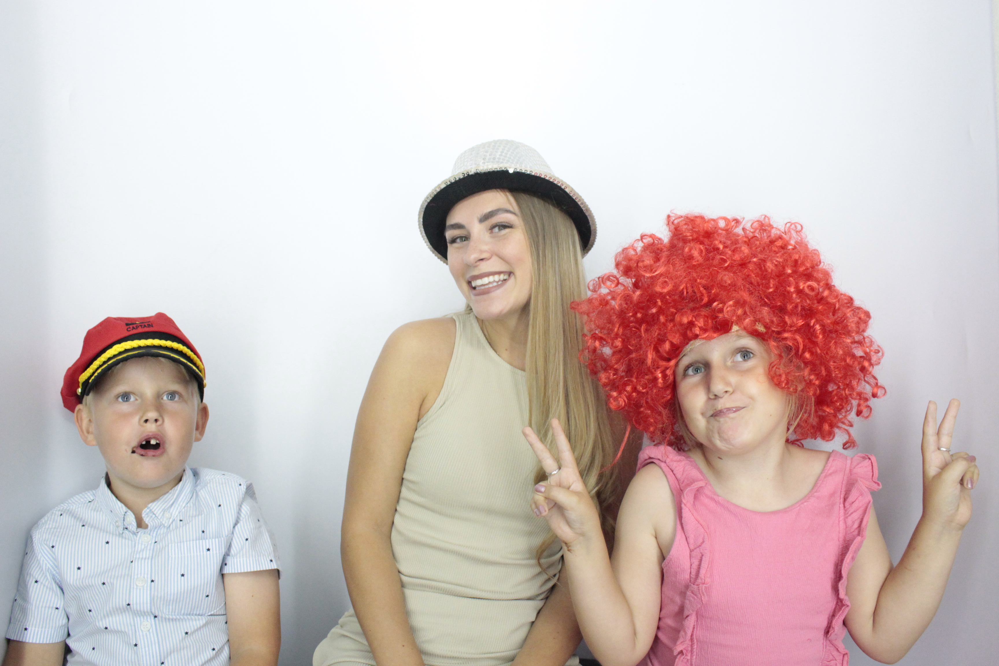 Elaine's Birthday Party | View more photos from the event at gallery.myphotoboothexperience.co.uk/u/MyPhotoBoothExperienceLtd/Elaines-Birthday-Party
