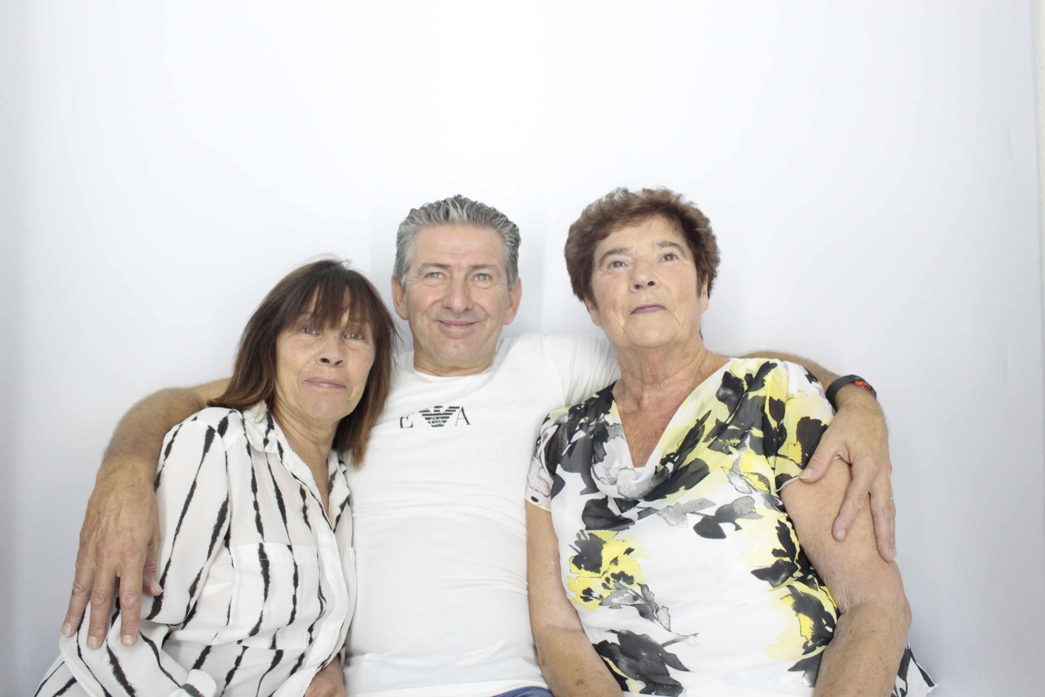 Elaine's Birthday Party | View more photos from the event at gallery.myphotoboothexperience.co.uk/u/MyPhotoBoothExperienceLtd/Elaines-Birthday-Party