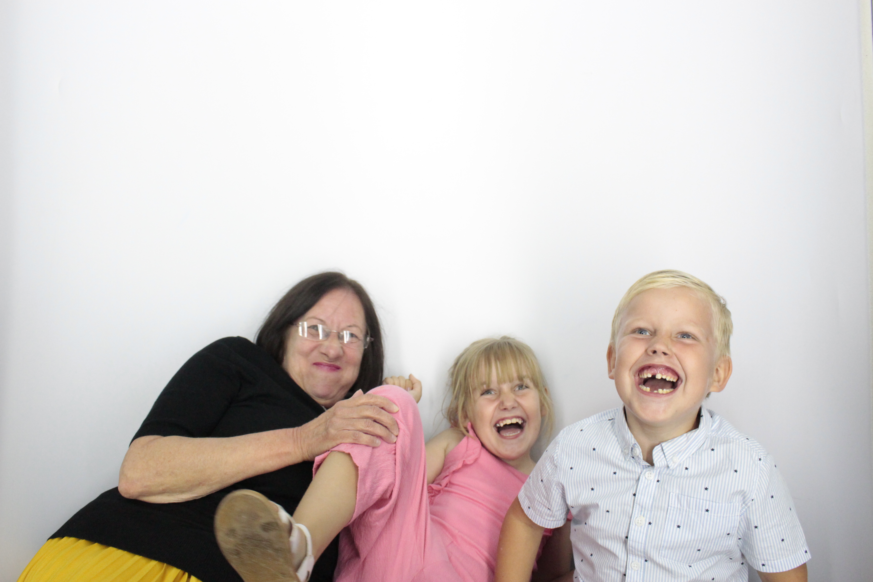 Elaine's Birthday Party | View more photos from the event at gallery.myphotoboothexperience.co.uk/u/MyPhotoBoothExperienceLtd/Elaines-Birthday-Party