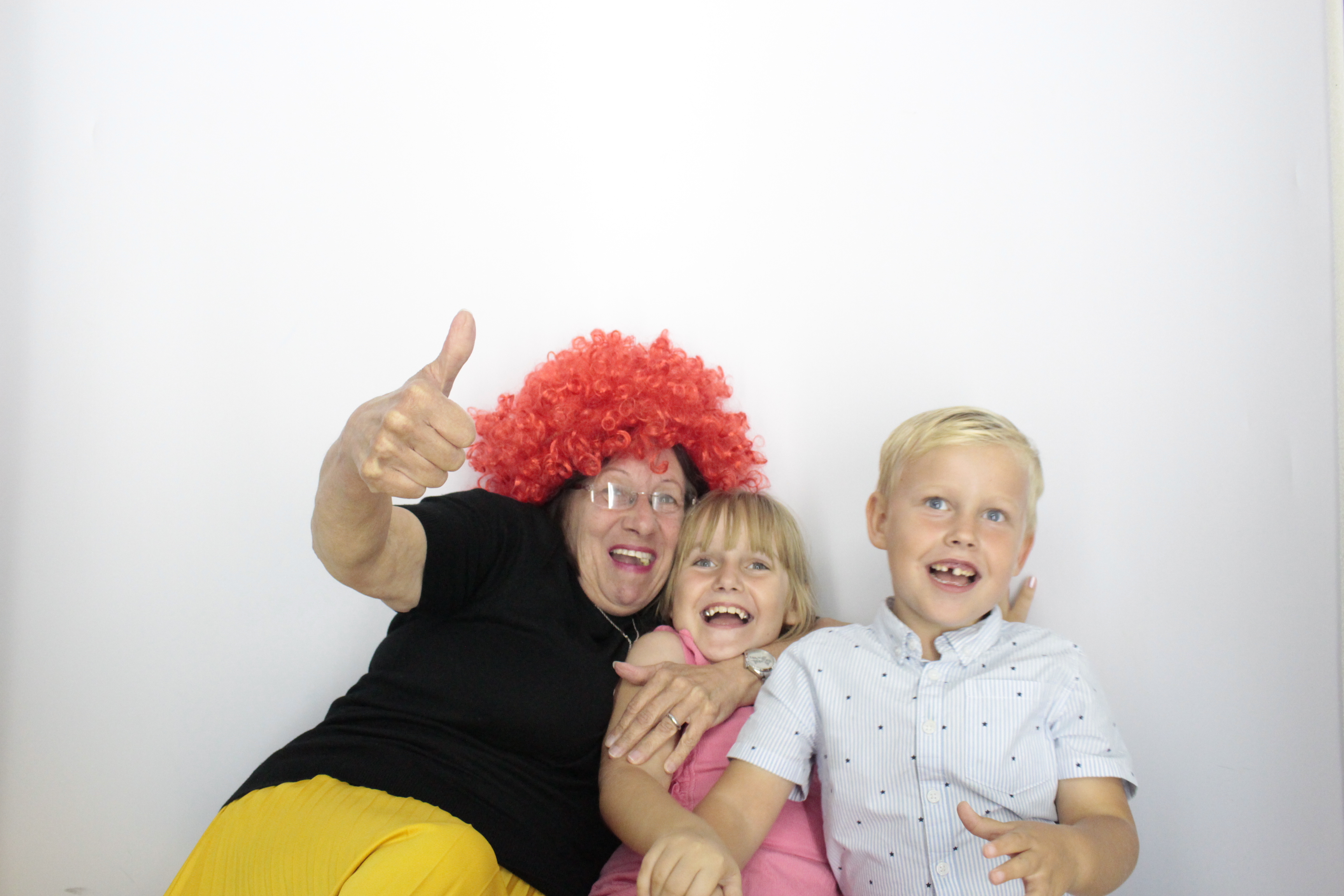 Elaine's Birthday Party | View more photos from the event at gallery.myphotoboothexperience.co.uk/u/MyPhotoBoothExperienceLtd/Elaines-Birthday-Party