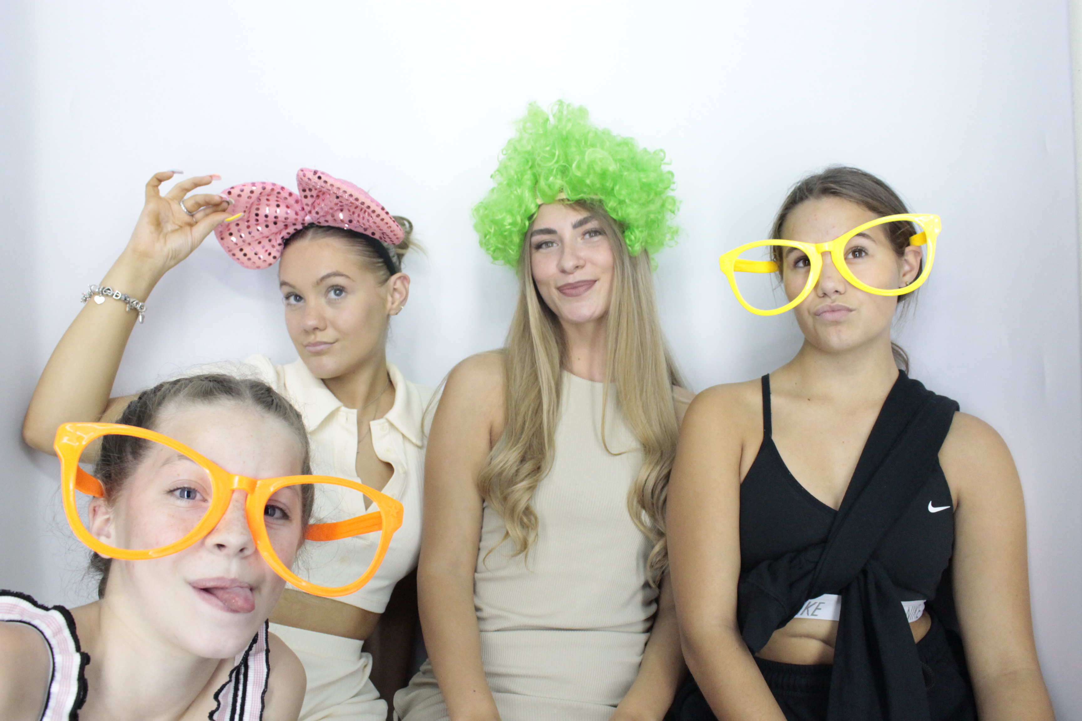 Elaine's Birthday Party | View more photos from the event at gallery.myphotoboothexperience.co.uk/u/MyPhotoBoothExperienceLtd/Elaines-Birthday-Party