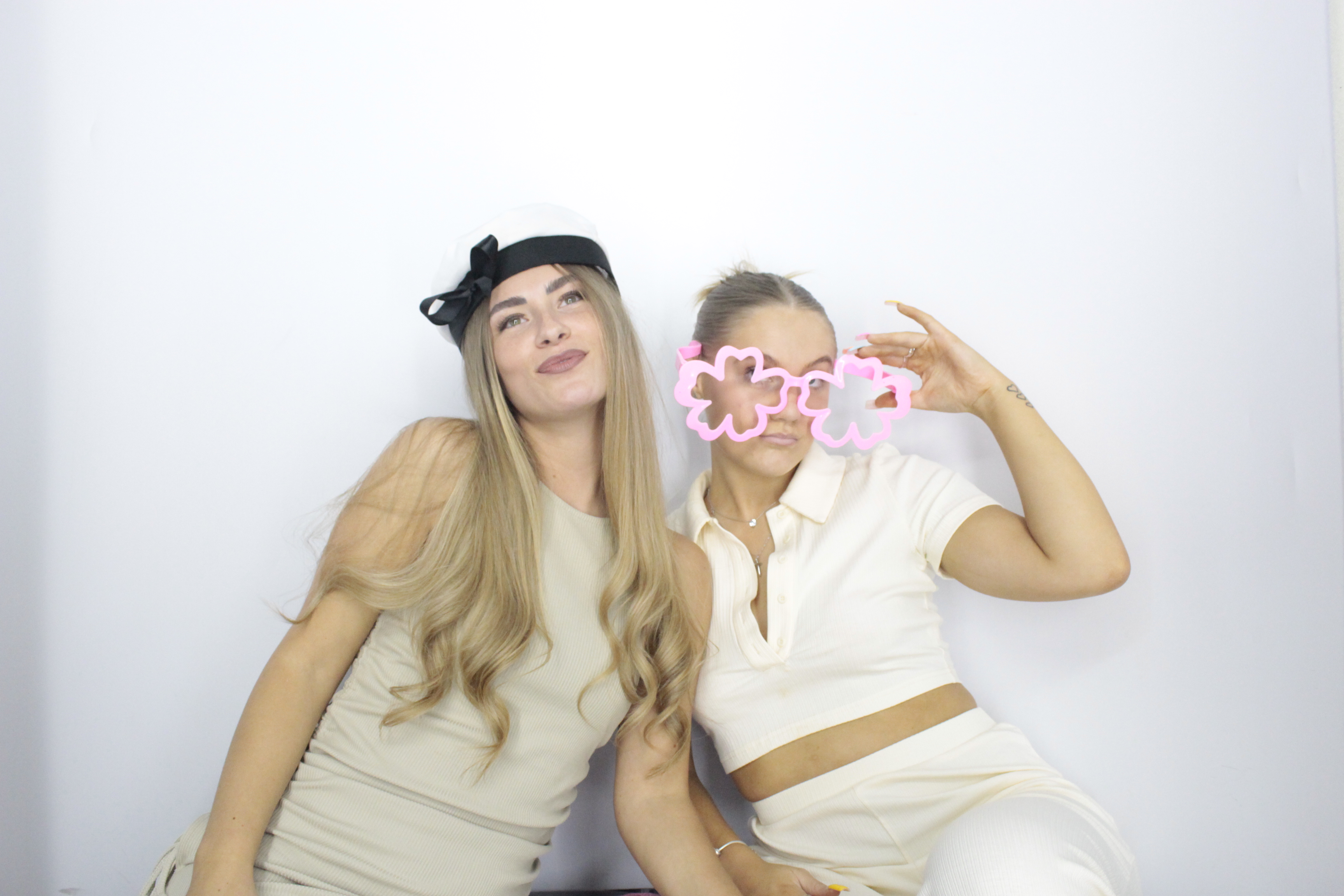 Elaine's Birthday Party | View more photos from the event at gallery.myphotoboothexperience.co.uk/u/MyPhotoBoothExperienceLtd/Elaines-Birthday-Party