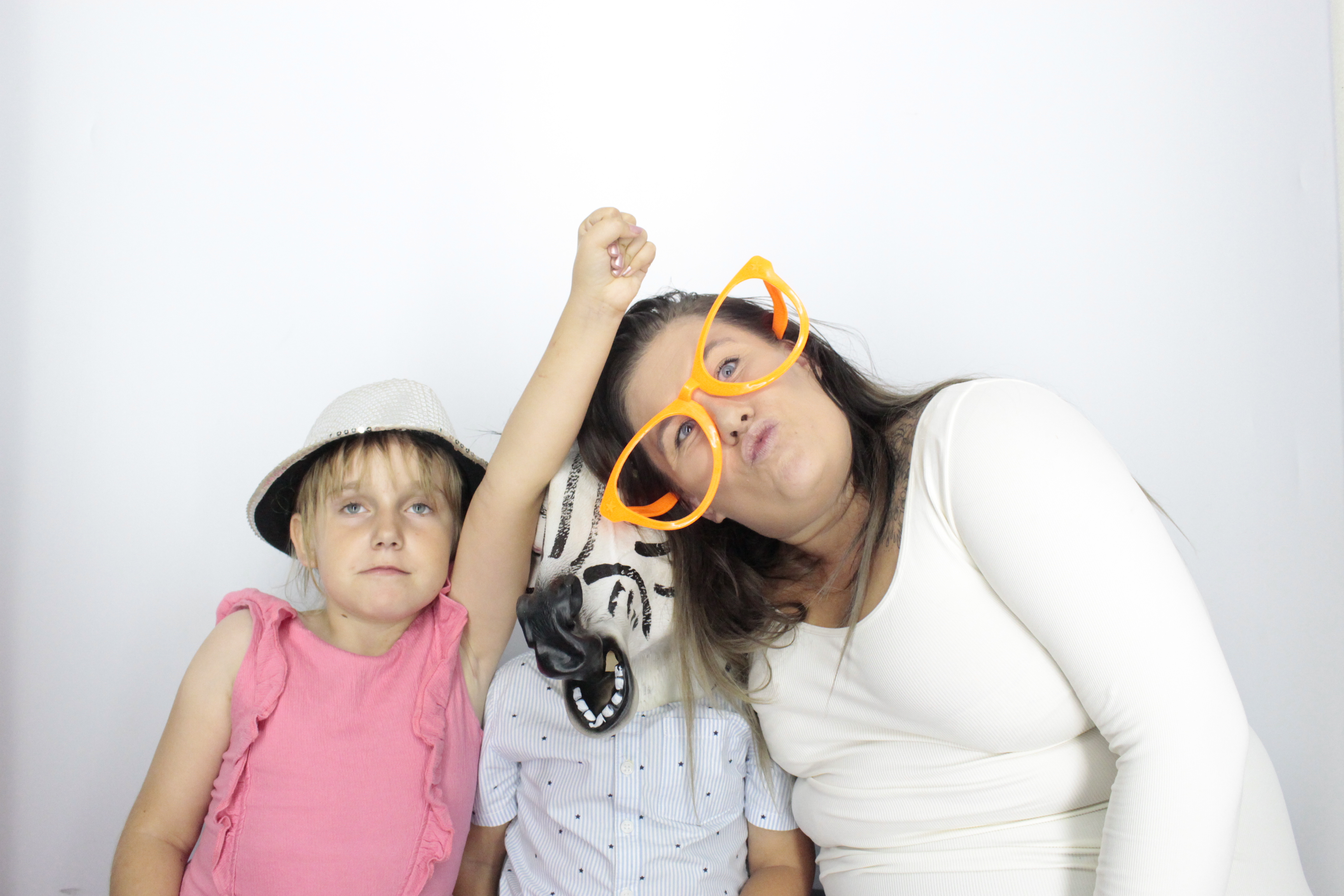 Elaine's Birthday Party | View more photos from the event at gallery.myphotoboothexperience.co.uk/u/MyPhotoBoothExperienceLtd/Elaines-Birthday-Party