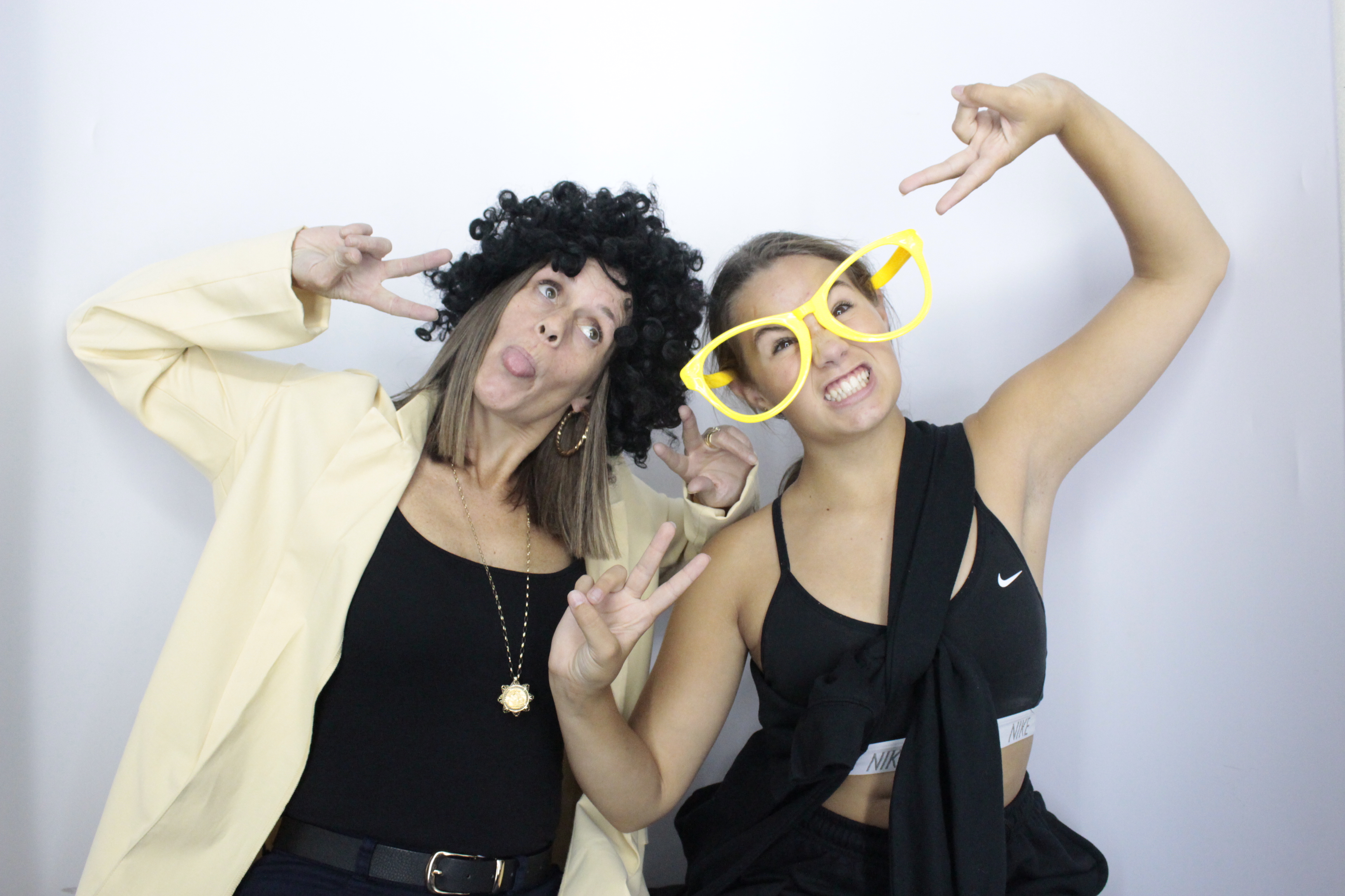 Elaine's Birthday Party | View more photos from the event at gallery.myphotoboothexperience.co.uk/u/MyPhotoBoothExperienceLtd/Elaines-Birthday-Party