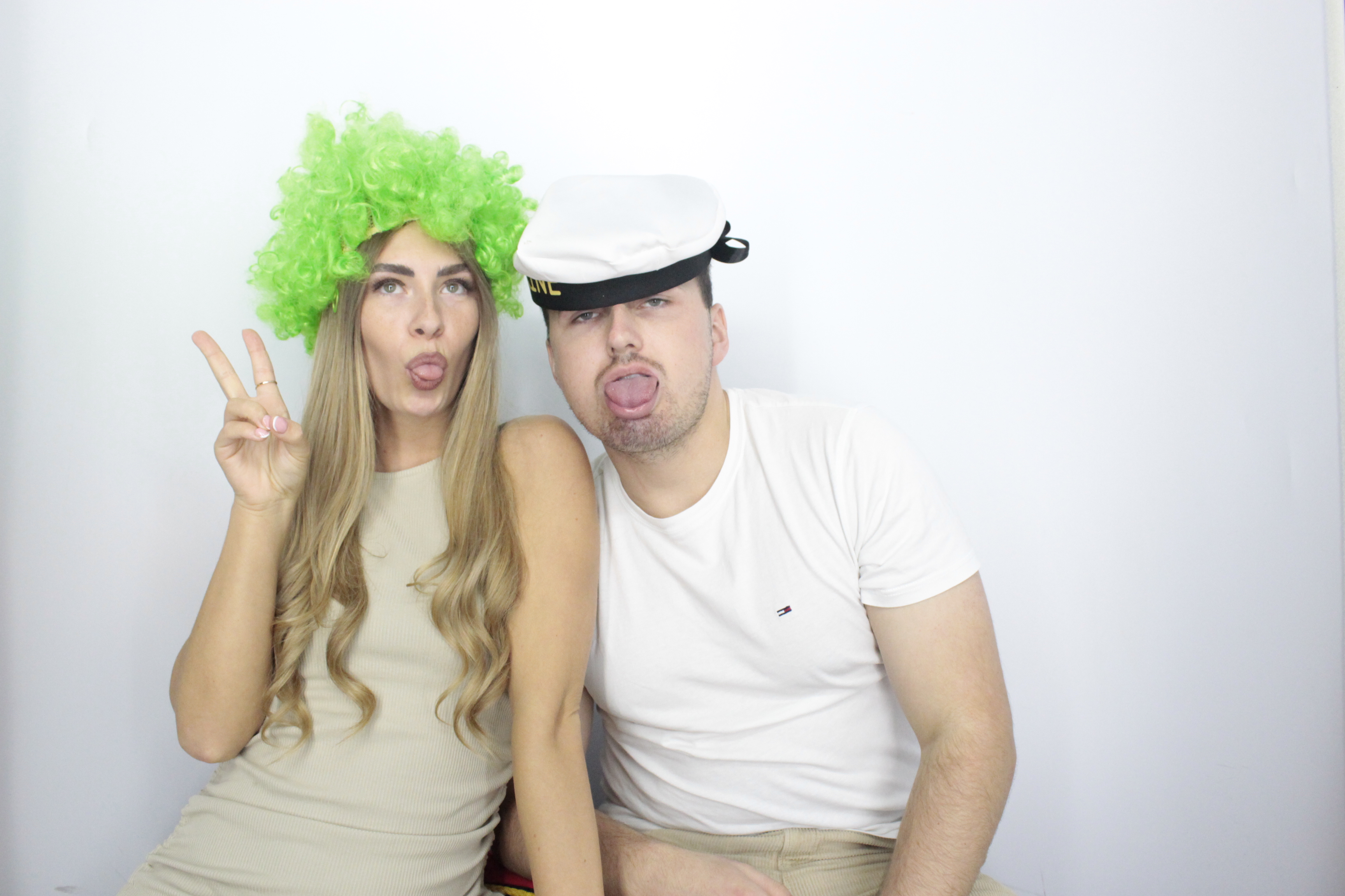 Elaine's Birthday Party | View more photos from the event at gallery.myphotoboothexperience.co.uk/u/MyPhotoBoothExperienceLtd/Elaines-Birthday-Party