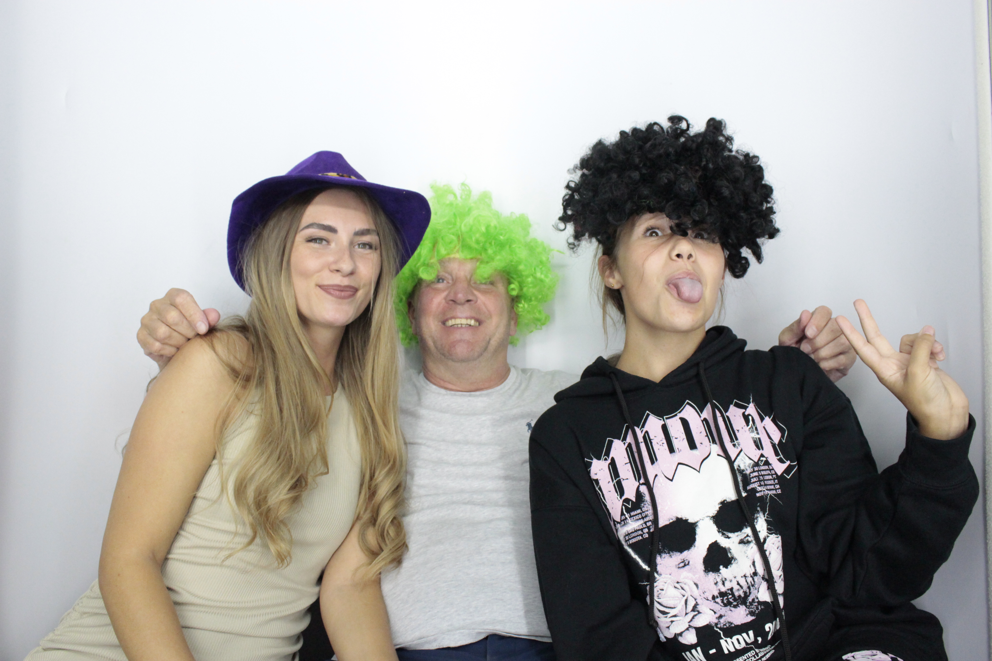 Elaine's Birthday Party | View more photos from the event at gallery.myphotoboothexperience.co.uk/u/MyPhotoBoothExperienceLtd/Elaines-Birthday-Party