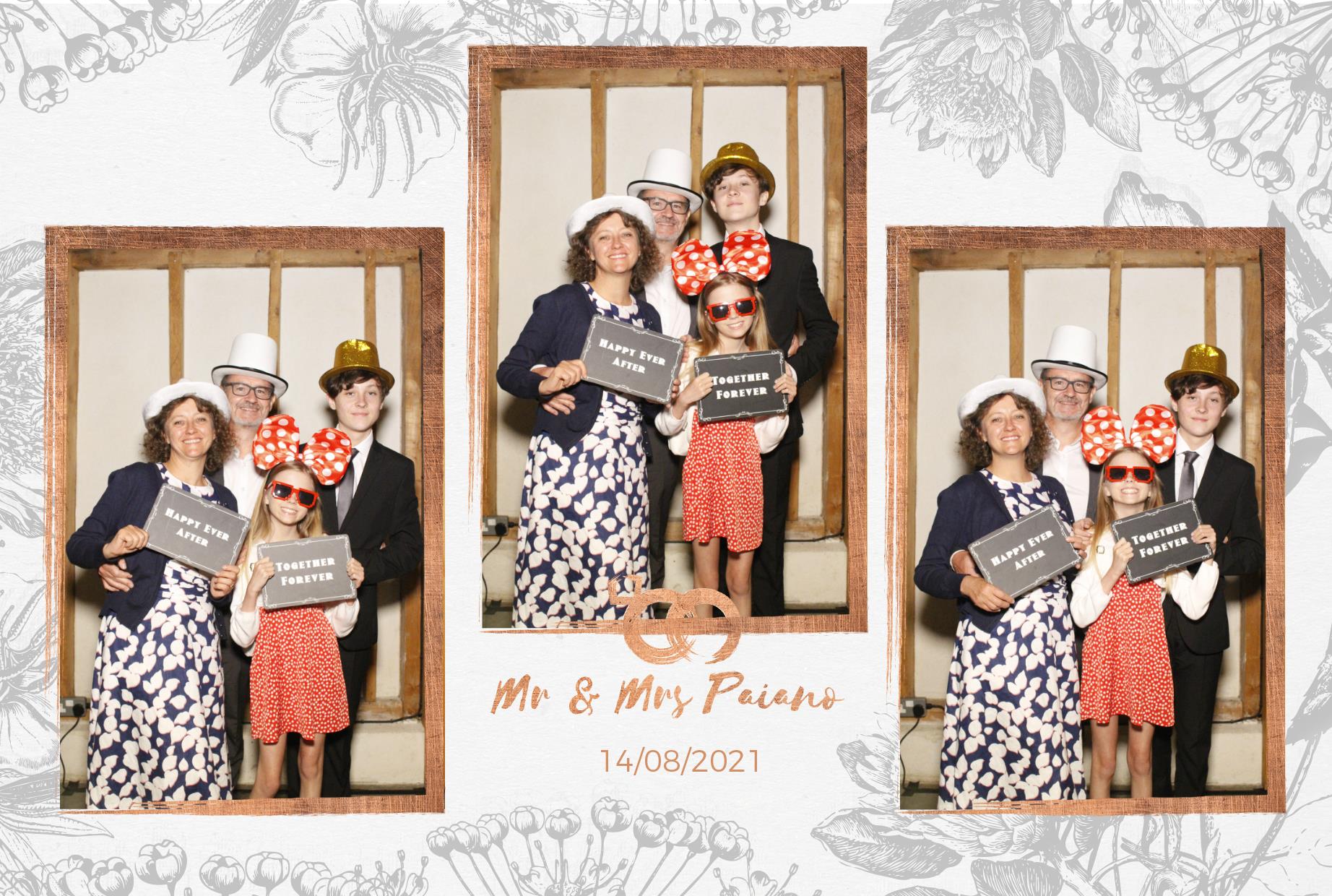 Gino & Amy's Wedding | View more photos from the event at gallery.myphotoboothexperience.co.uk/u/MyPhotoBoothExperienceLtd/Gino-Amys-Wedding