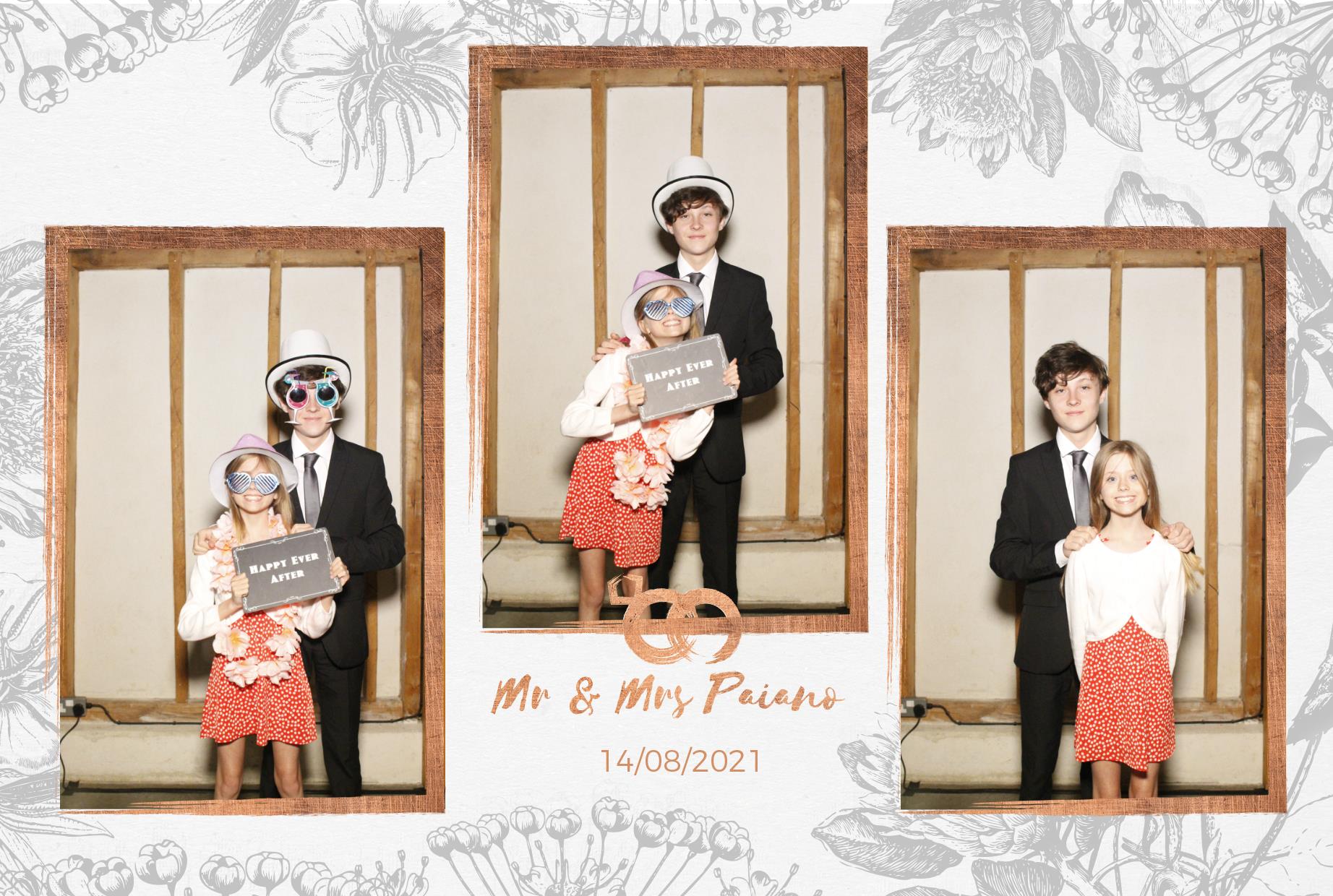 Gino & Amy's Wedding | View more photos from the event at gallery.myphotoboothexperience.co.uk/u/MyPhotoBoothExperienceLtd/Gino-Amys-Wedding
