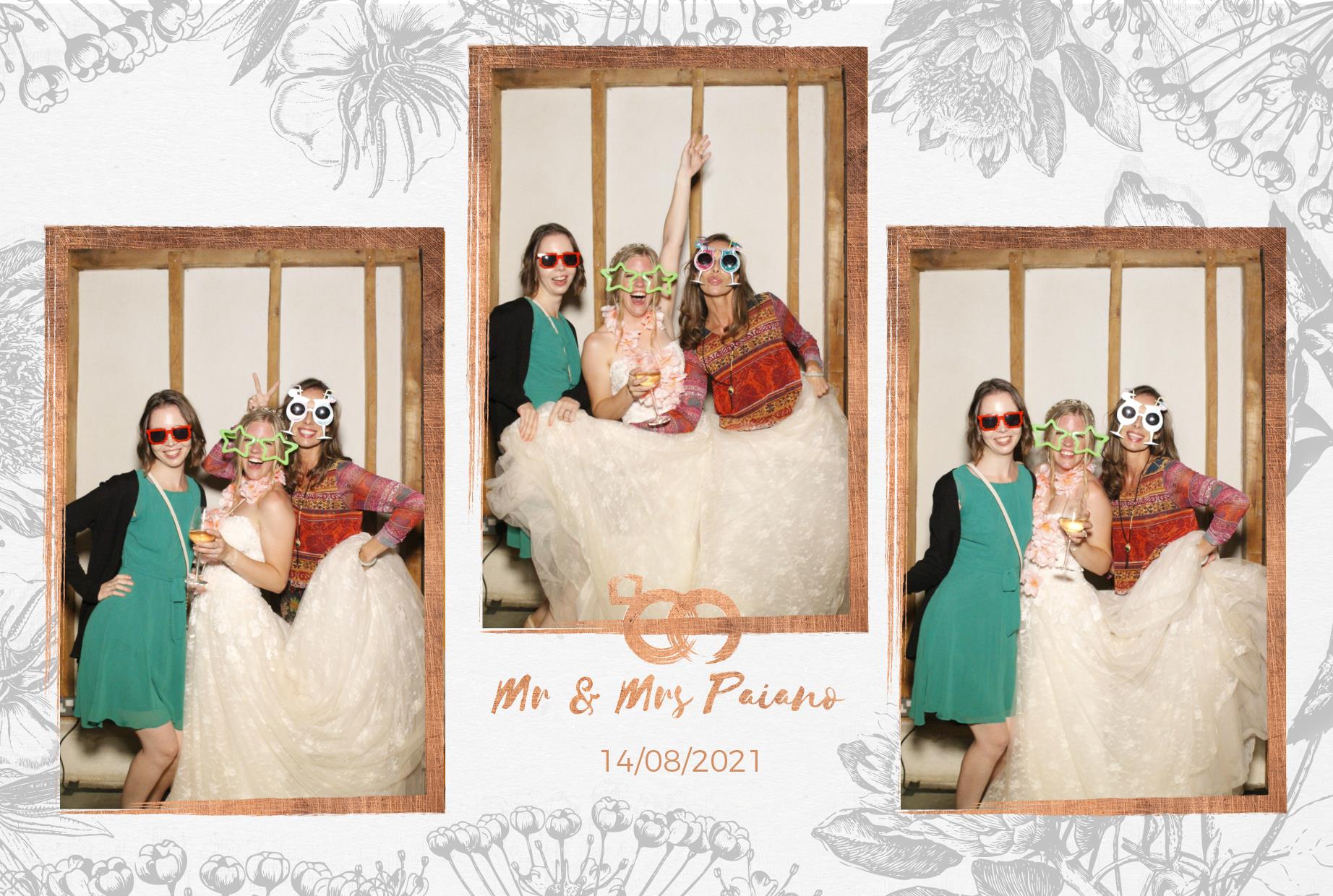 Gino & Amy's Wedding | View more photos from the event at gallery.myphotoboothexperience.co.uk/u/MyPhotoBoothExperienceLtd/Gino-Amys-Wedding