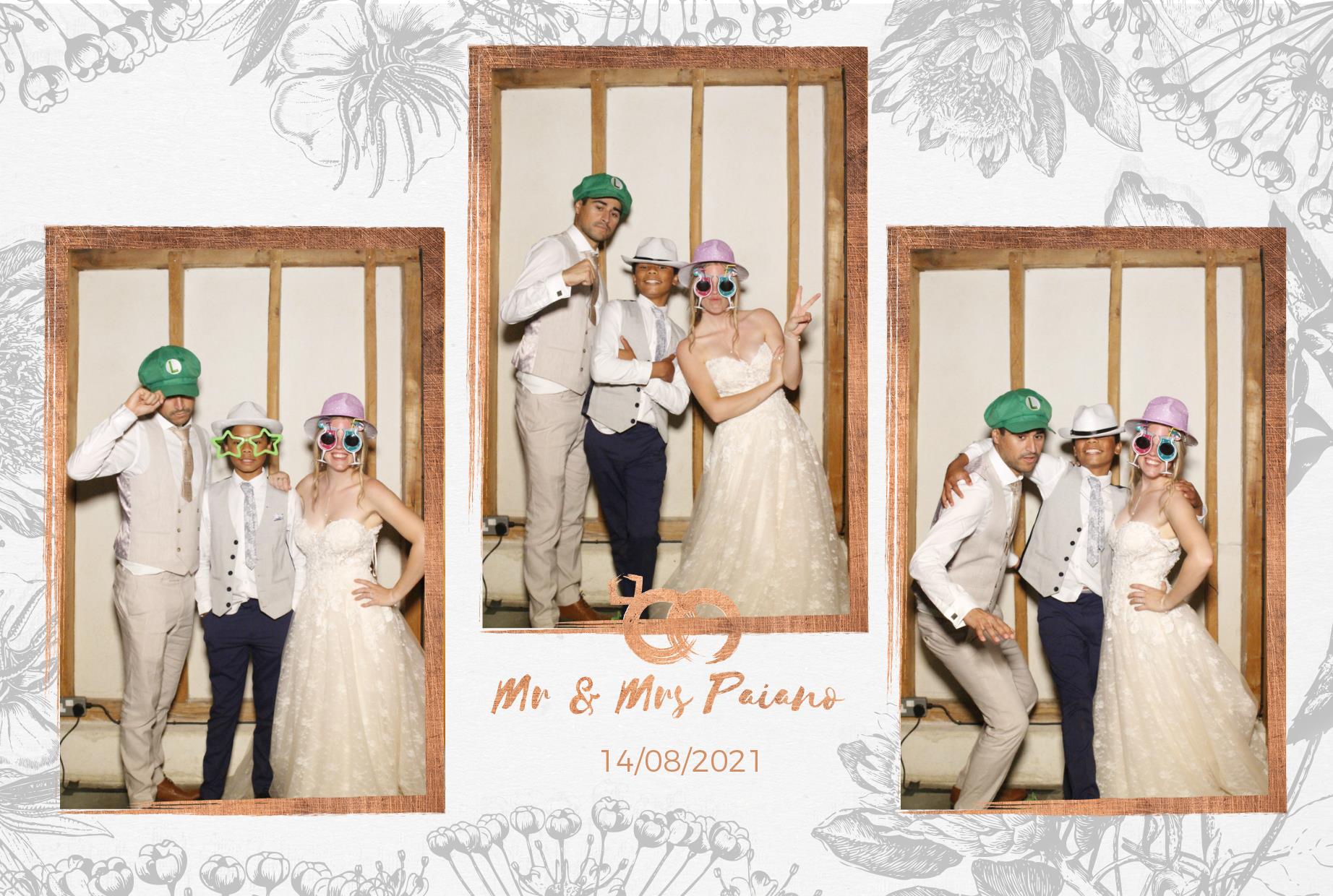 Gino & Amy's Wedding | View more photos from the event at gallery.myphotoboothexperience.co.uk/u/MyPhotoBoothExperienceLtd/Gino-Amys-Wedding