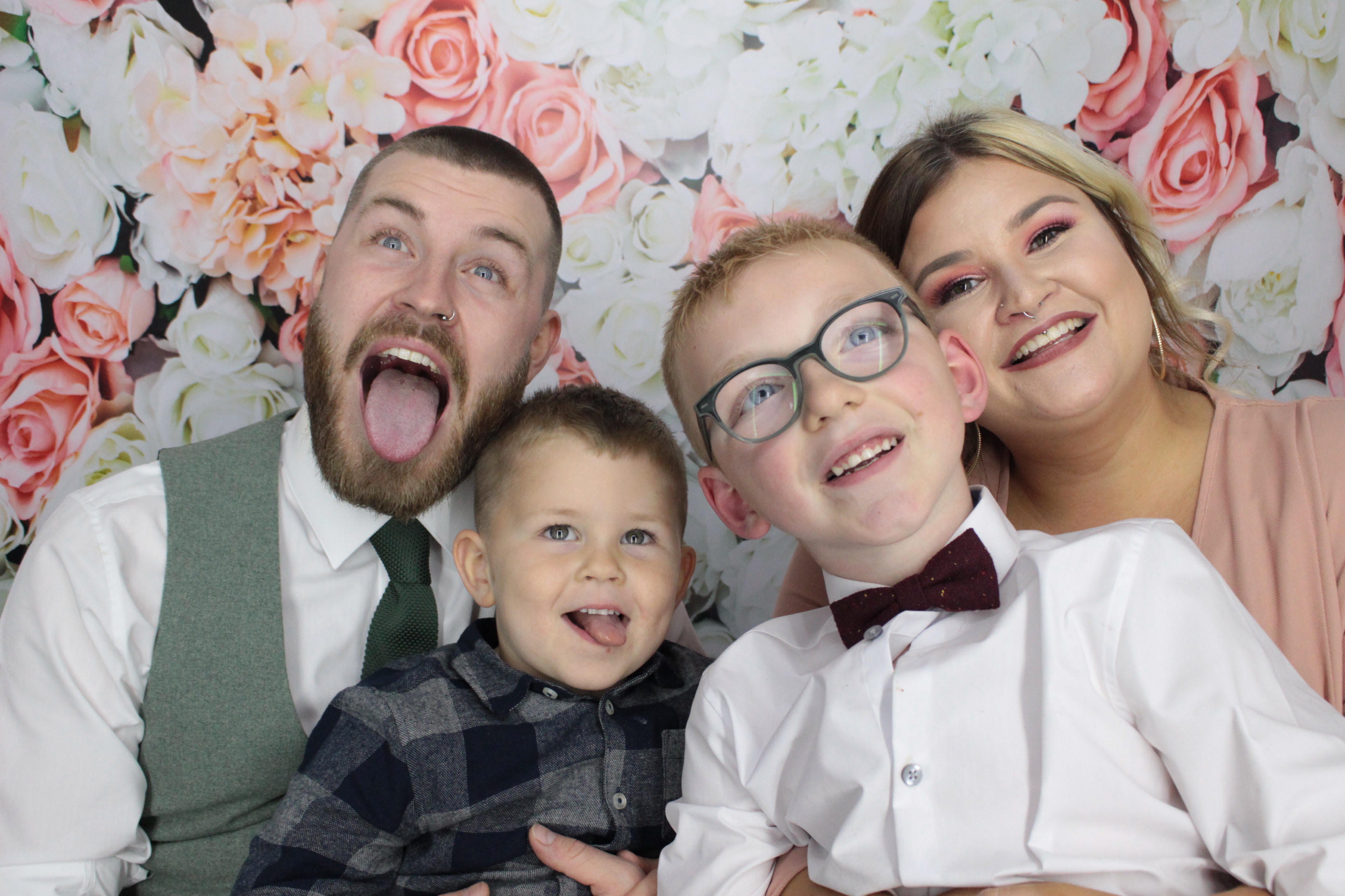 Harry and Hannah's Wedding  | View more photos from the event at gallery.myphotoboothexperience.co.uk/u/MyPhotoBoothExperienceLtd/Harry-and-Hannahs-Wedding