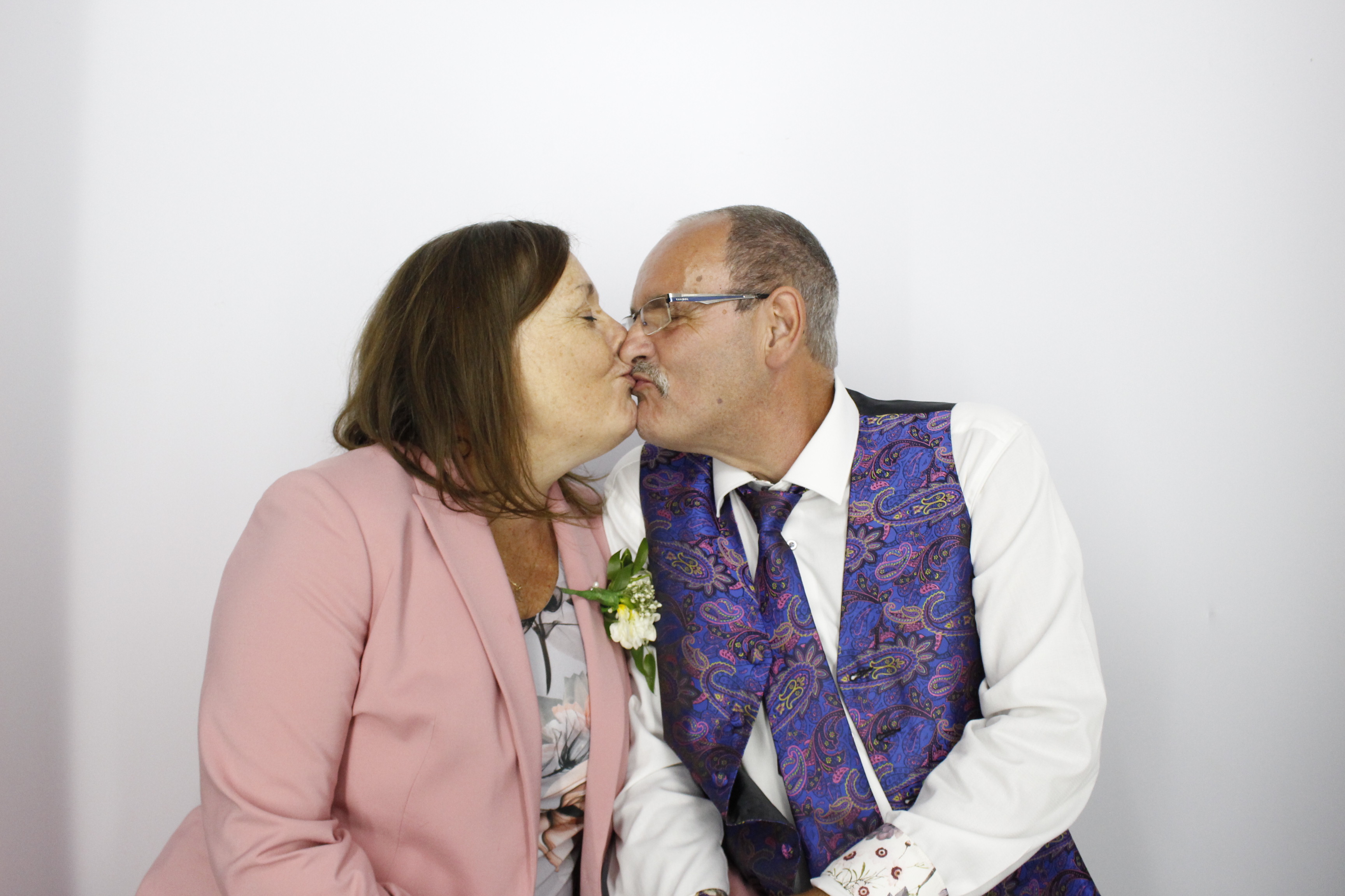 Holly & Ed's Wedding | View more photos from the event at gallery.myphotoboothexperience.co.uk/u/MyPhotoBoothExperienceLtd/Holly-Eds-Wedding