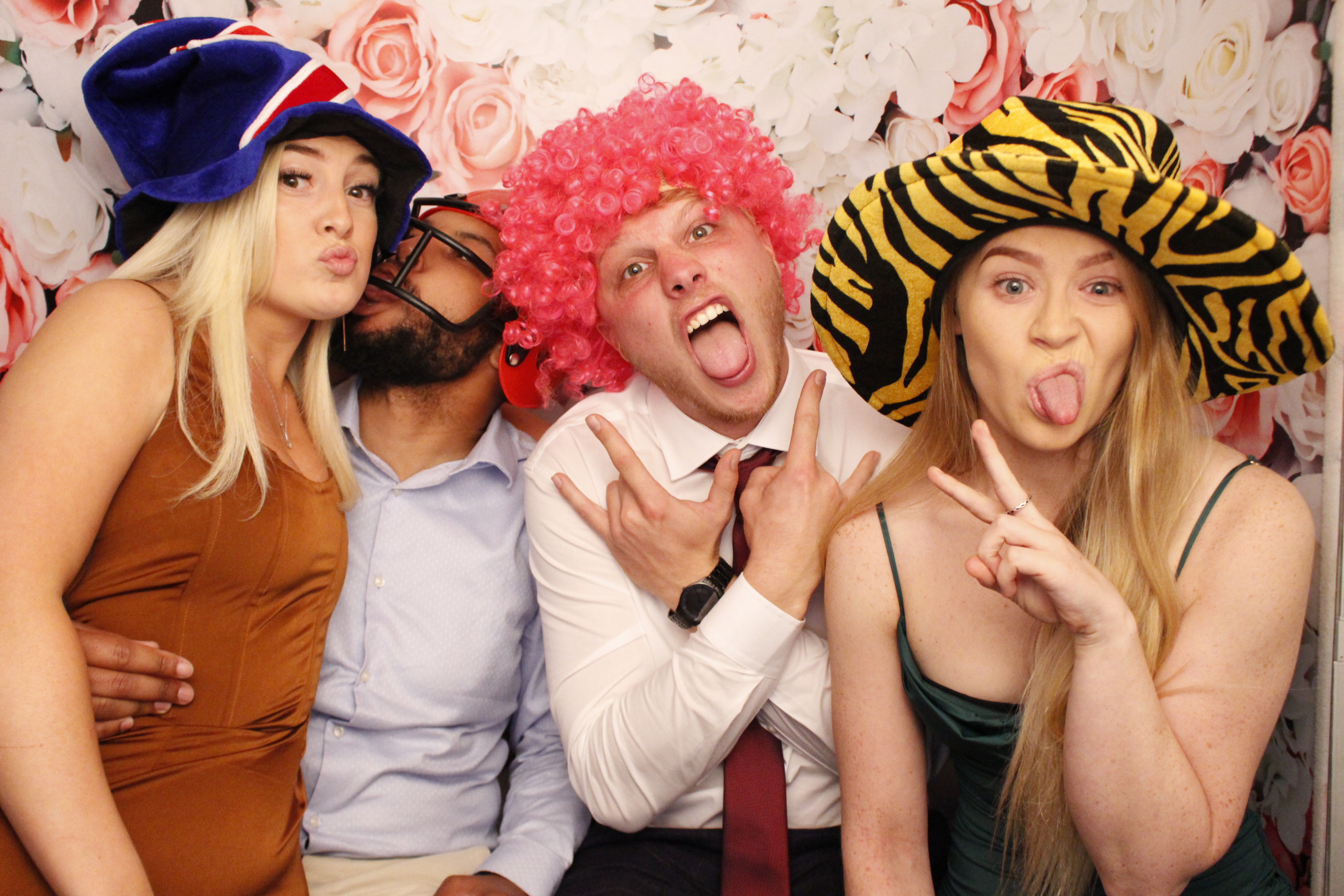 Katy & Sam's Wedding | View more photos from the event at gallery.myphotoboothexperience.co.uk/u/MyPhotoBoothExperienceLtd/Katy-Sams-Wedding