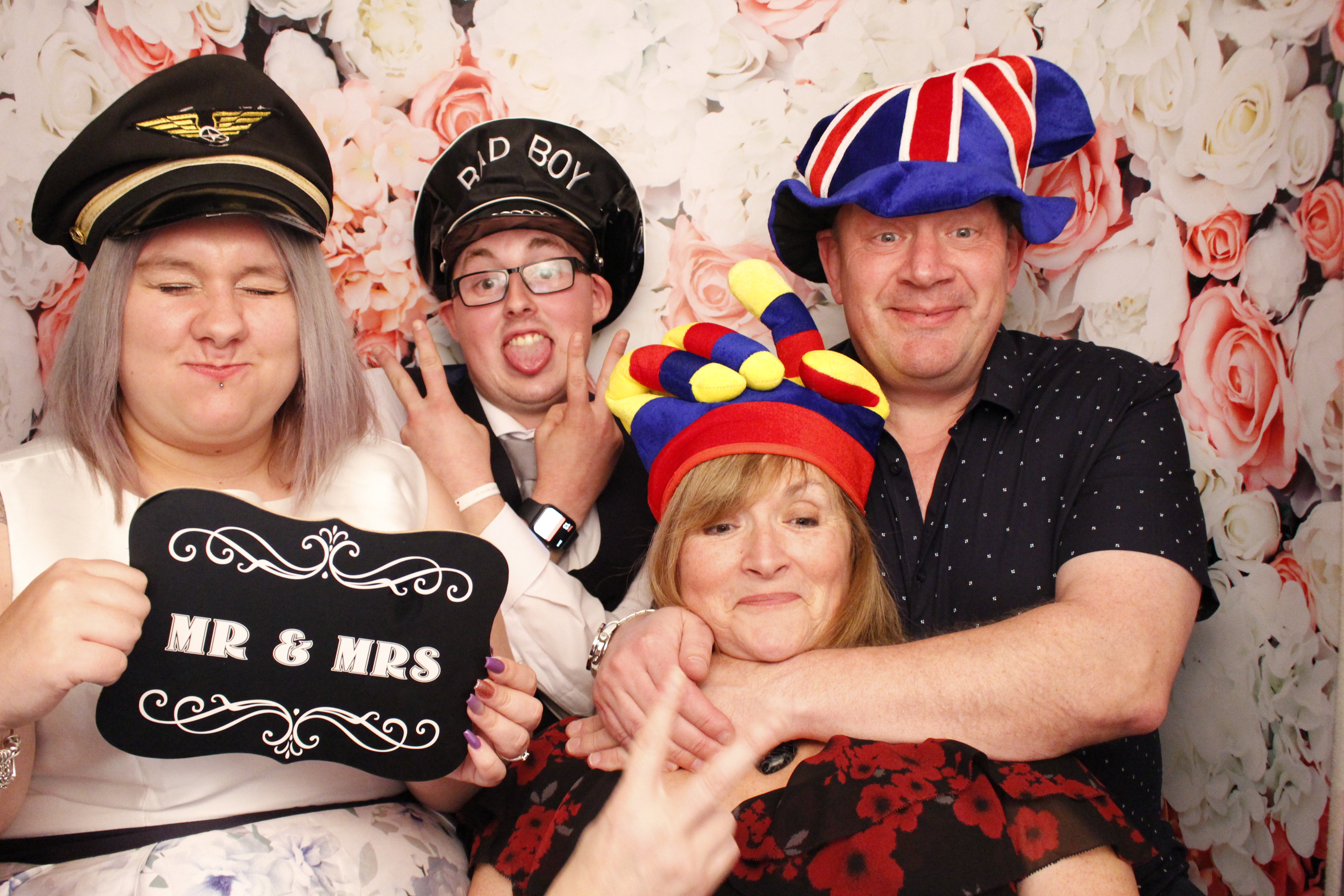 Katy & Sam's Wedding | View more photos from the event at gallery.myphotoboothexperience.co.uk/u/MyPhotoBoothExperienceLtd/Katy-Sams-Wedding