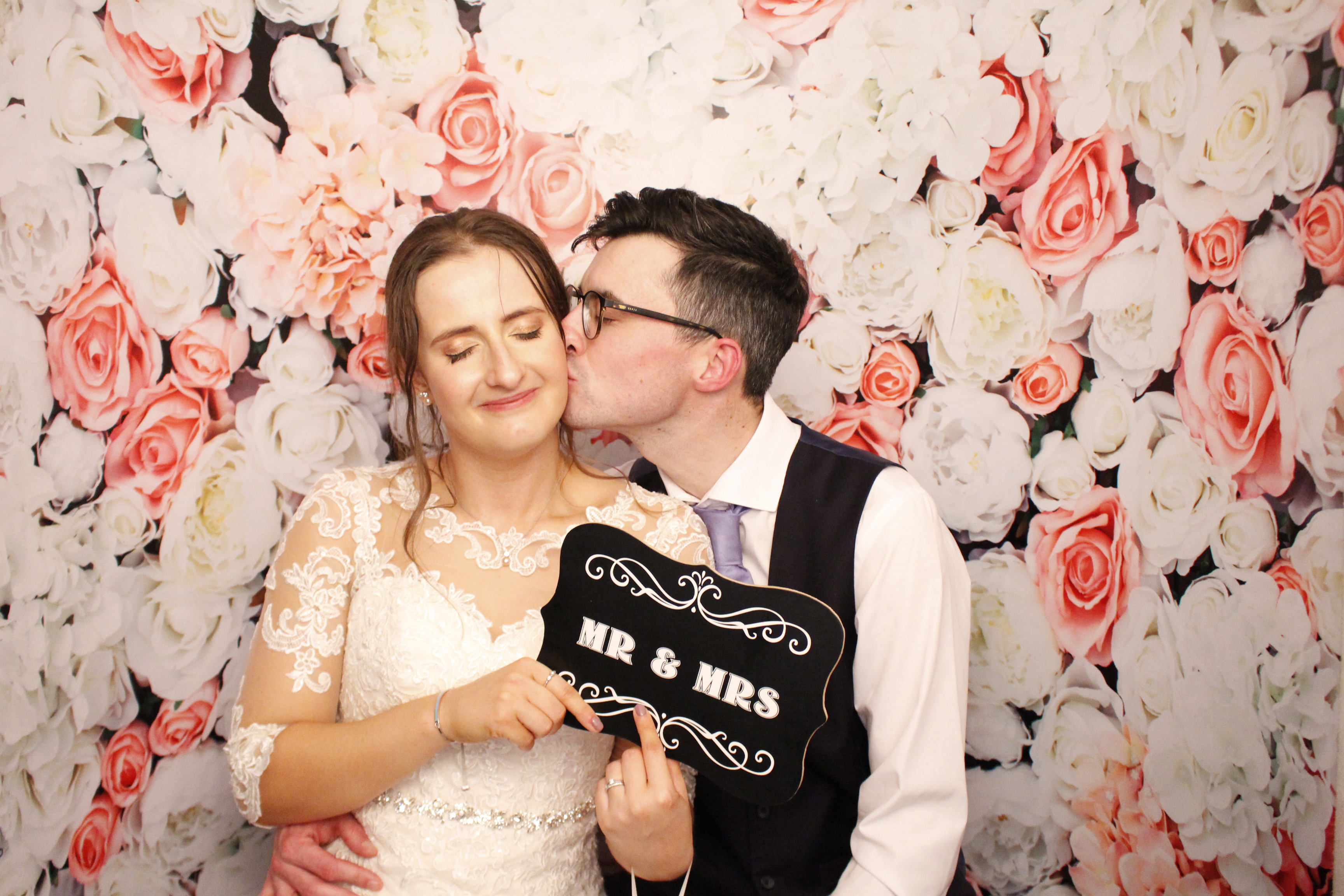 Katy & Sam's Wedding | View more photos from the event at gallery.myphotoboothexperience.co.uk/u/MyPhotoBoothExperienceLtd/Katy-Sams-Wedding
