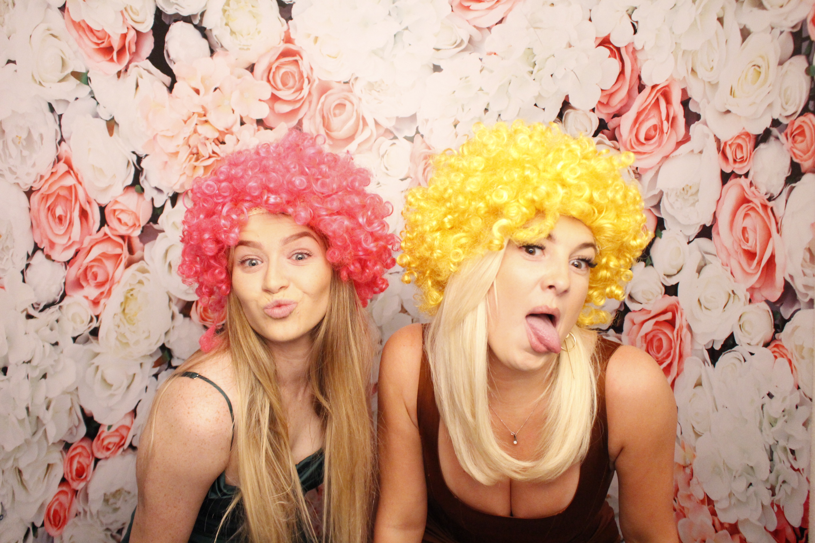 Katy & Sam's Wedding | View more photos from the event at gallery.myphotoboothexperience.co.uk/u/MyPhotoBoothExperienceLtd/Katy-Sams-Wedding