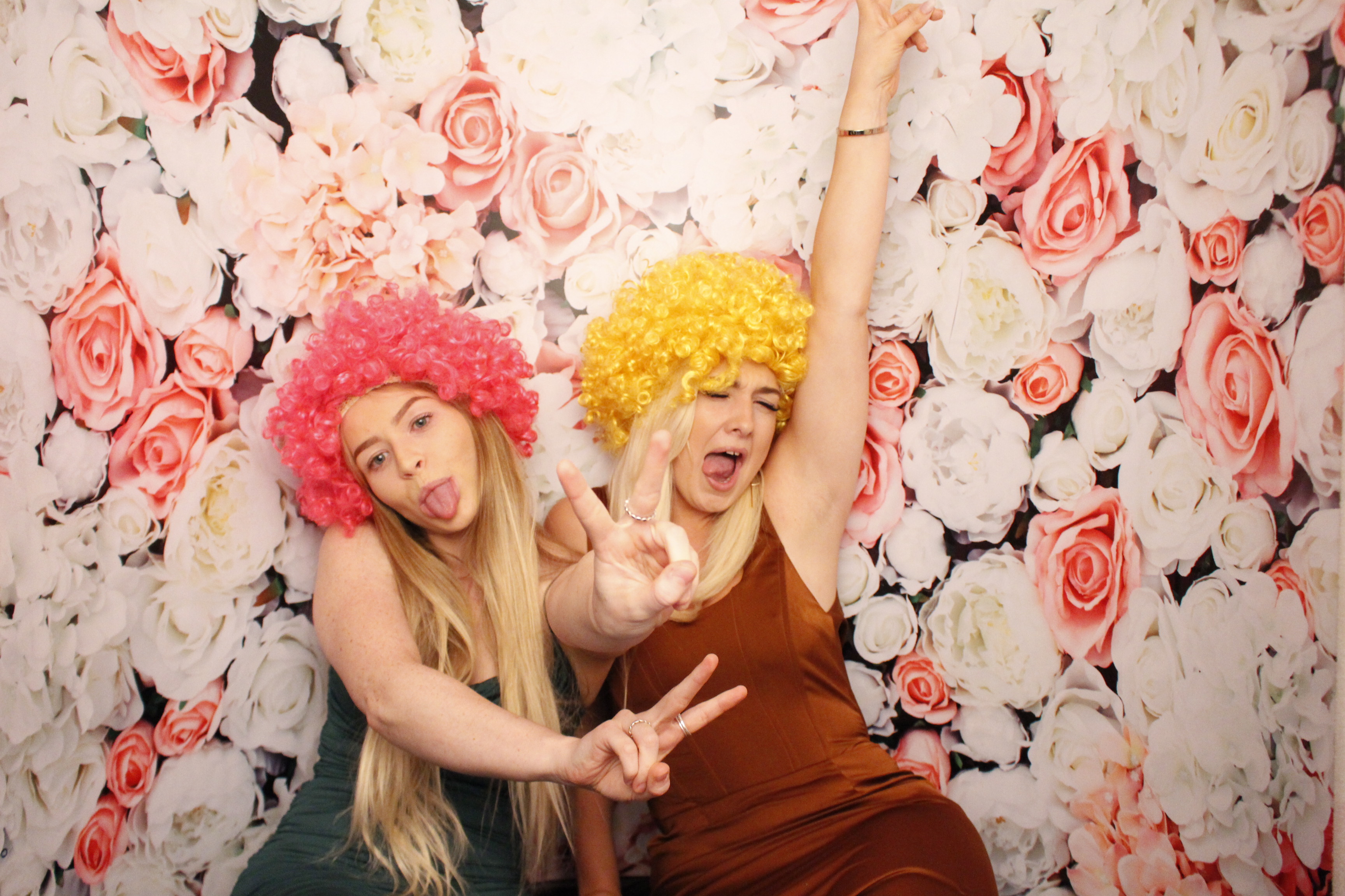 Katy & Sam's Wedding | View more photos from the event at gallery.myphotoboothexperience.co.uk/u/MyPhotoBoothExperienceLtd/Katy-Sams-Wedding