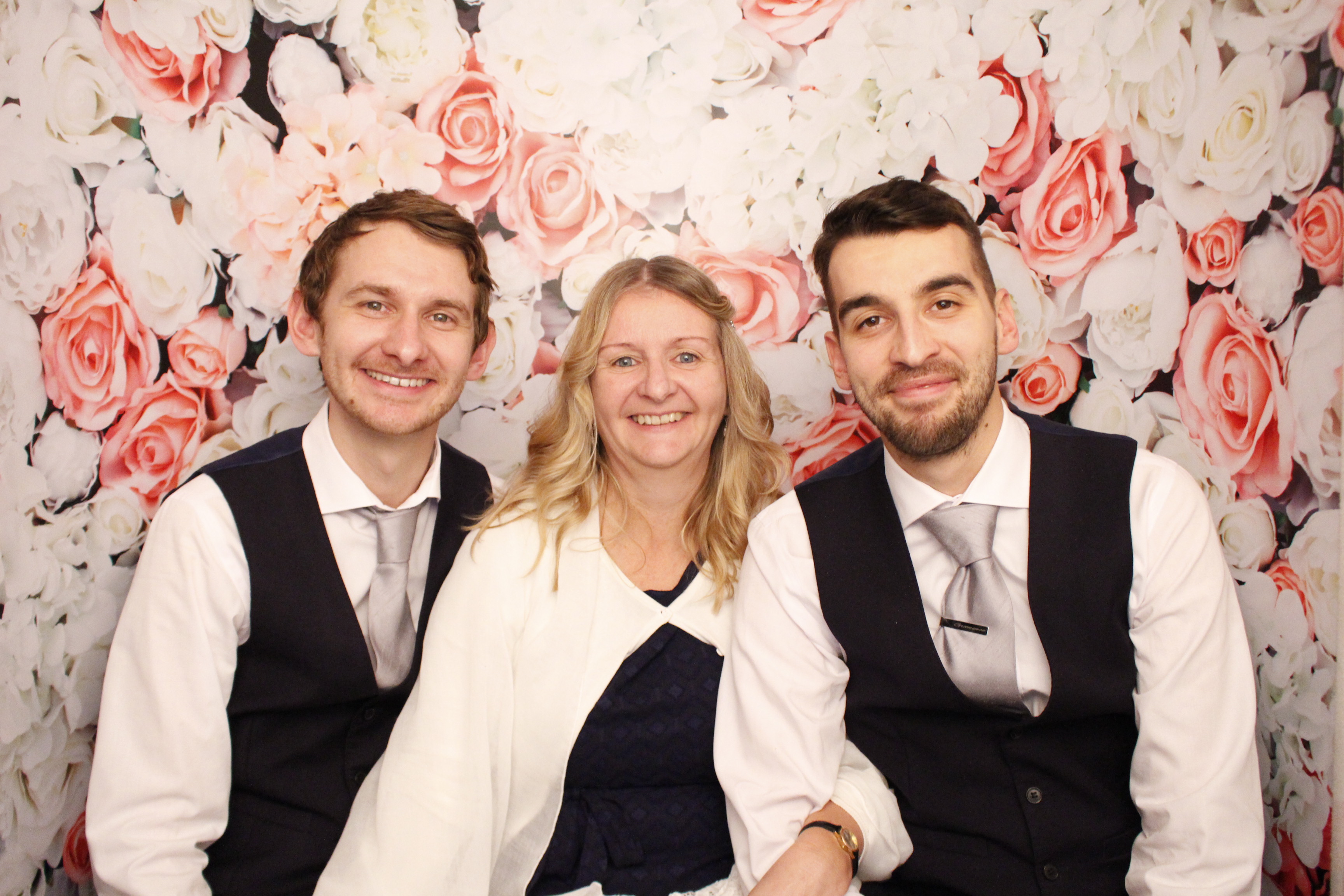 Katy & Sam's Wedding | View more photos from the event at gallery.myphotoboothexperience.co.uk/u/MyPhotoBoothExperienceLtd/Katy-Sams-Wedding