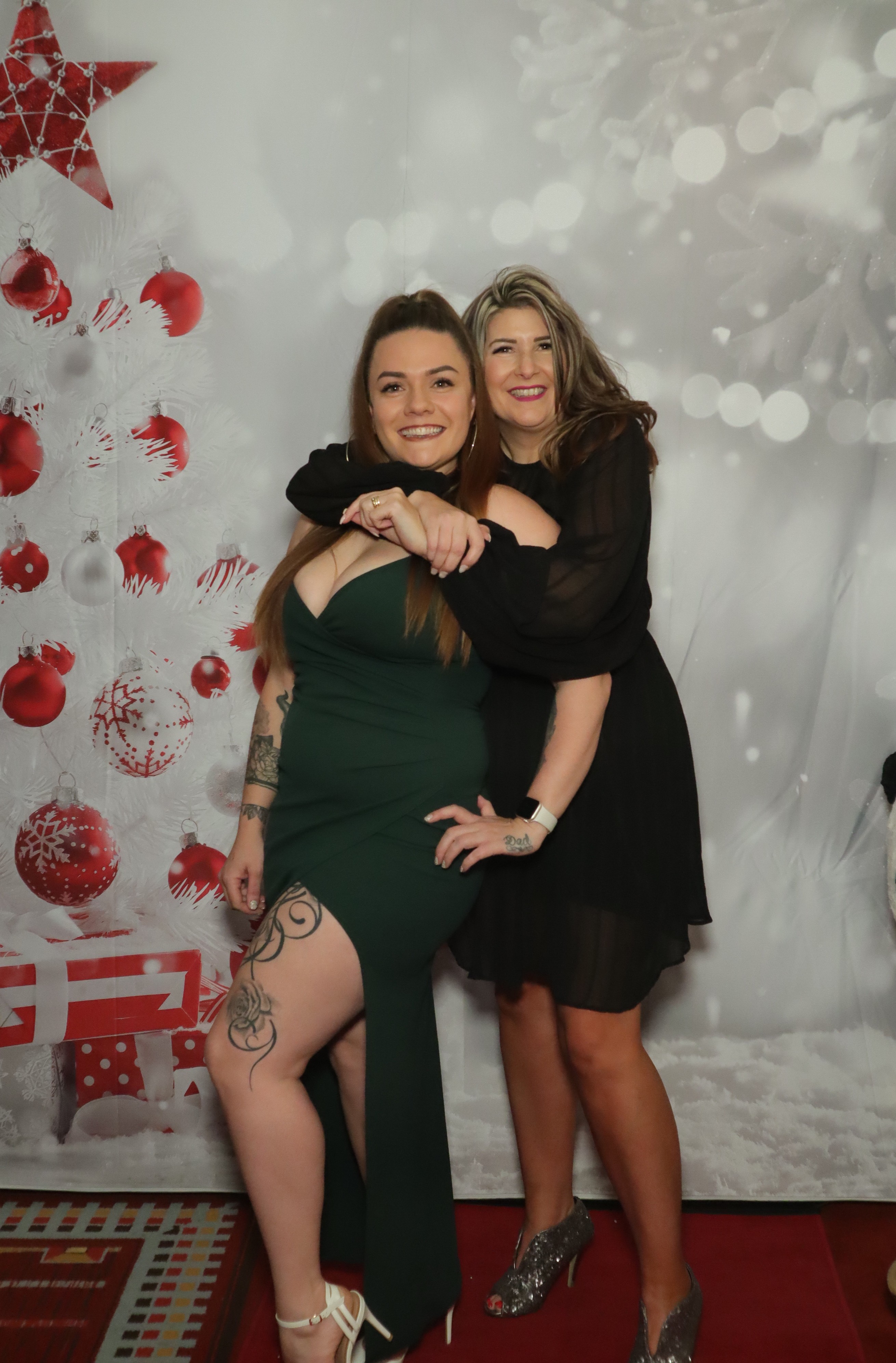 LashBase Christmas Party 2021 | View more photos from the event at gallery.myphotoboothexperience.co.uk/u/MyPhotoBoothExperienceLtd/LashBase-Christmas-Party-2021