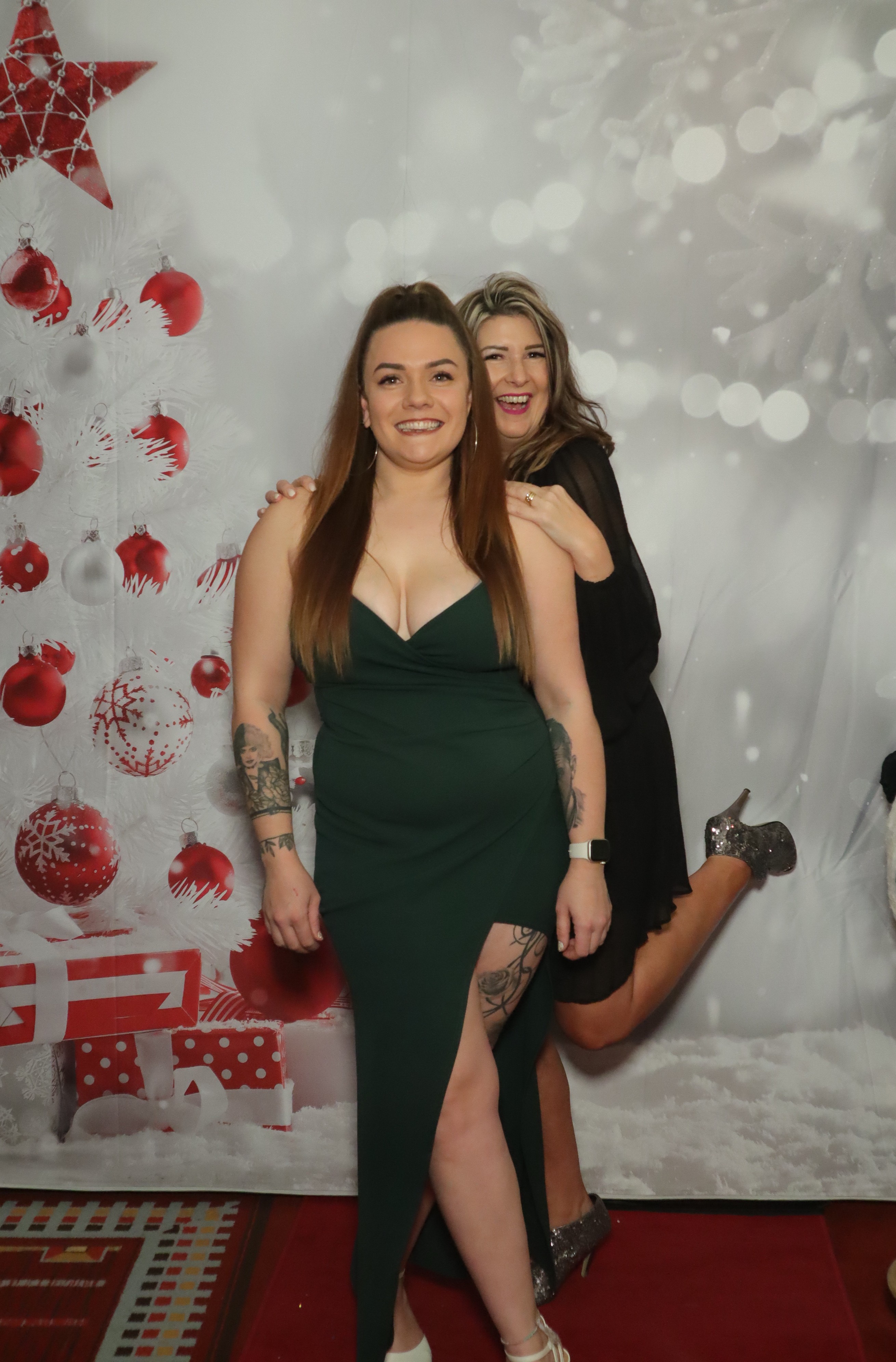 LashBase Christmas Party 2021 | View more photos from the event at gallery.myphotoboothexperience.co.uk/u/MyPhotoBoothExperienceLtd/LashBase-Christmas-Party-2021