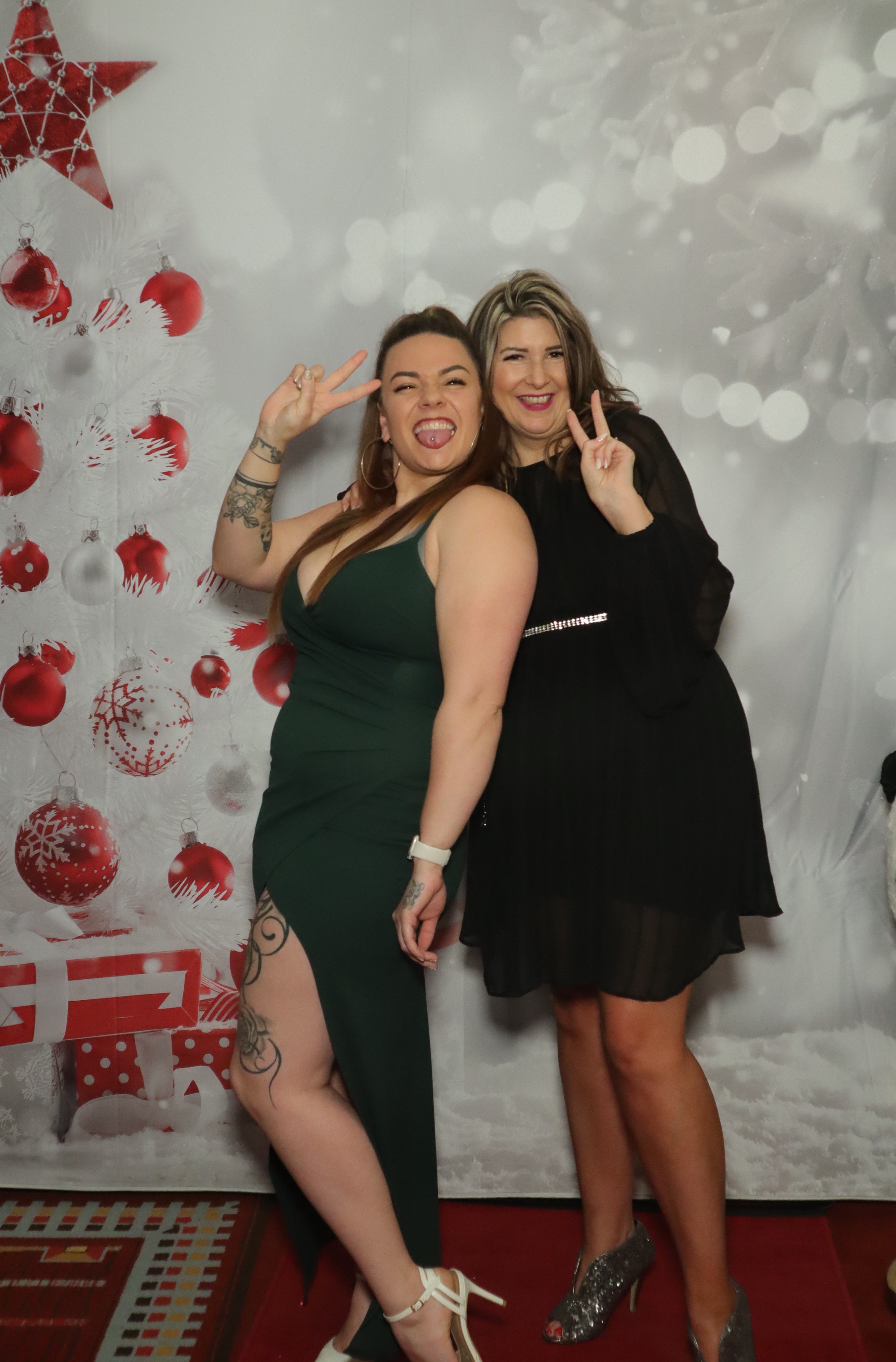 LashBase Christmas Party 2021 | View more photos from the event at gallery.myphotoboothexperience.co.uk/u/MyPhotoBoothExperienceLtd/LashBase-Christmas-Party-2021