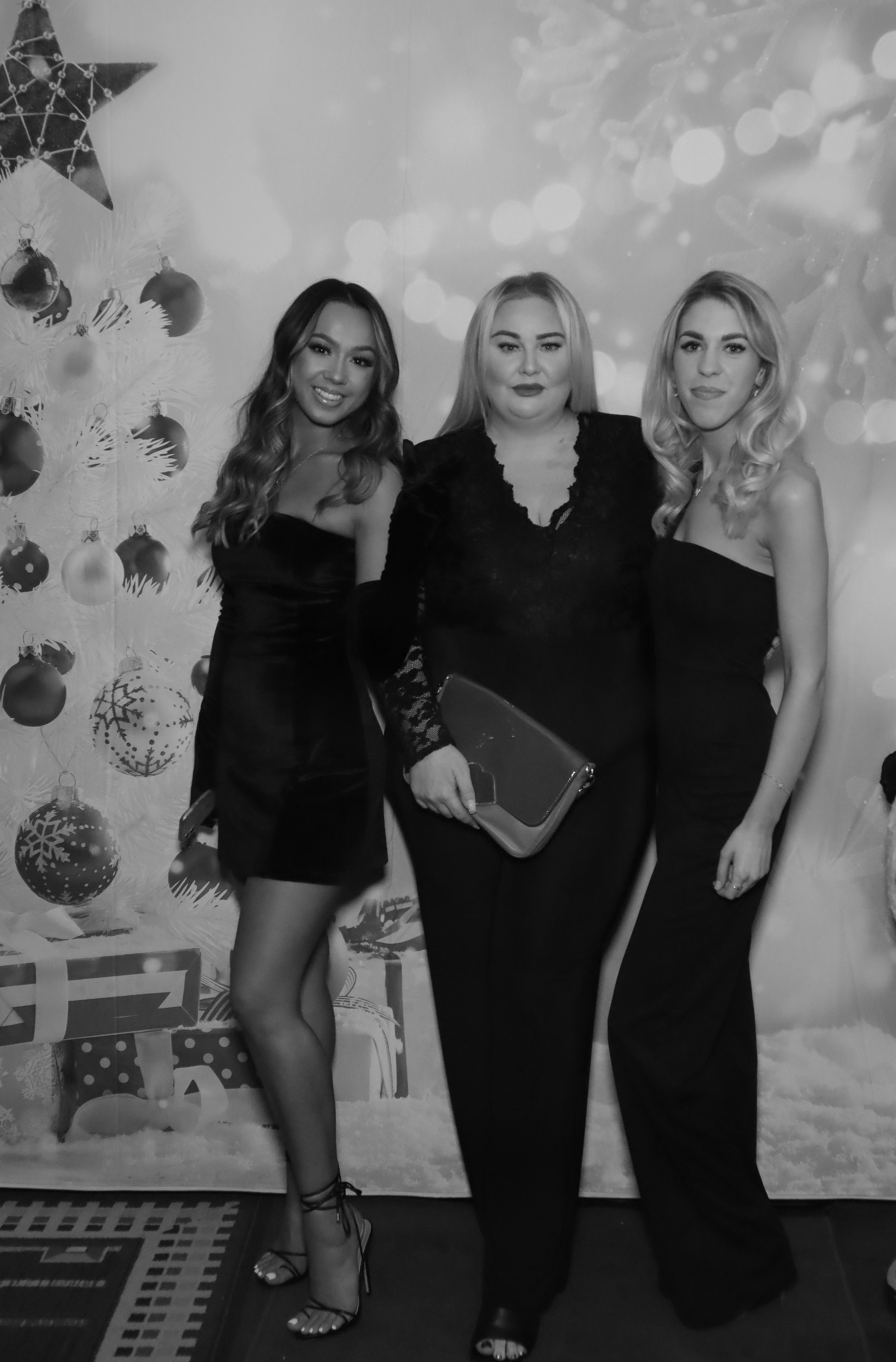 LashBase Christmas Party 2021 | View more photos from the event at gallery.myphotoboothexperience.co.uk/u/MyPhotoBoothExperienceLtd/LashBase-Christmas-Party-2021