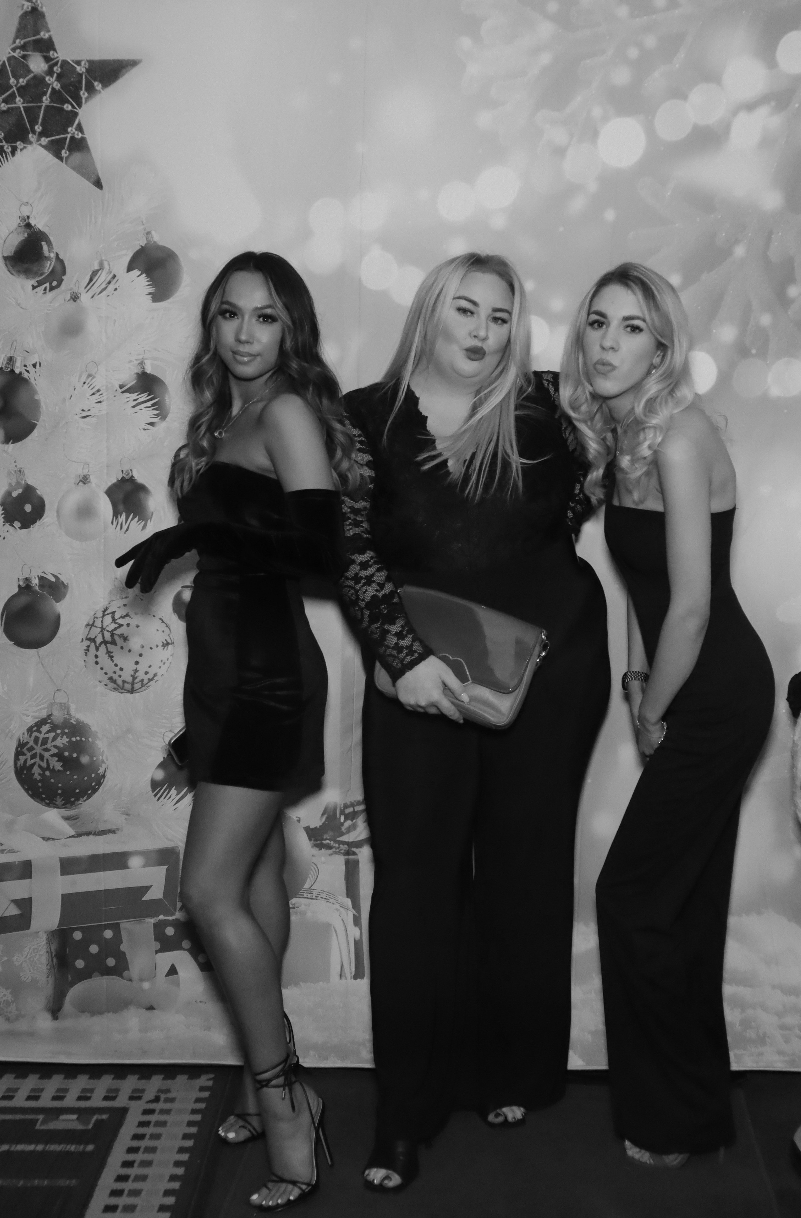 LashBase Christmas Party 2021 | View more photos from the event at gallery.myphotoboothexperience.co.uk/u/MyPhotoBoothExperienceLtd/LashBase-Christmas-Party-2021