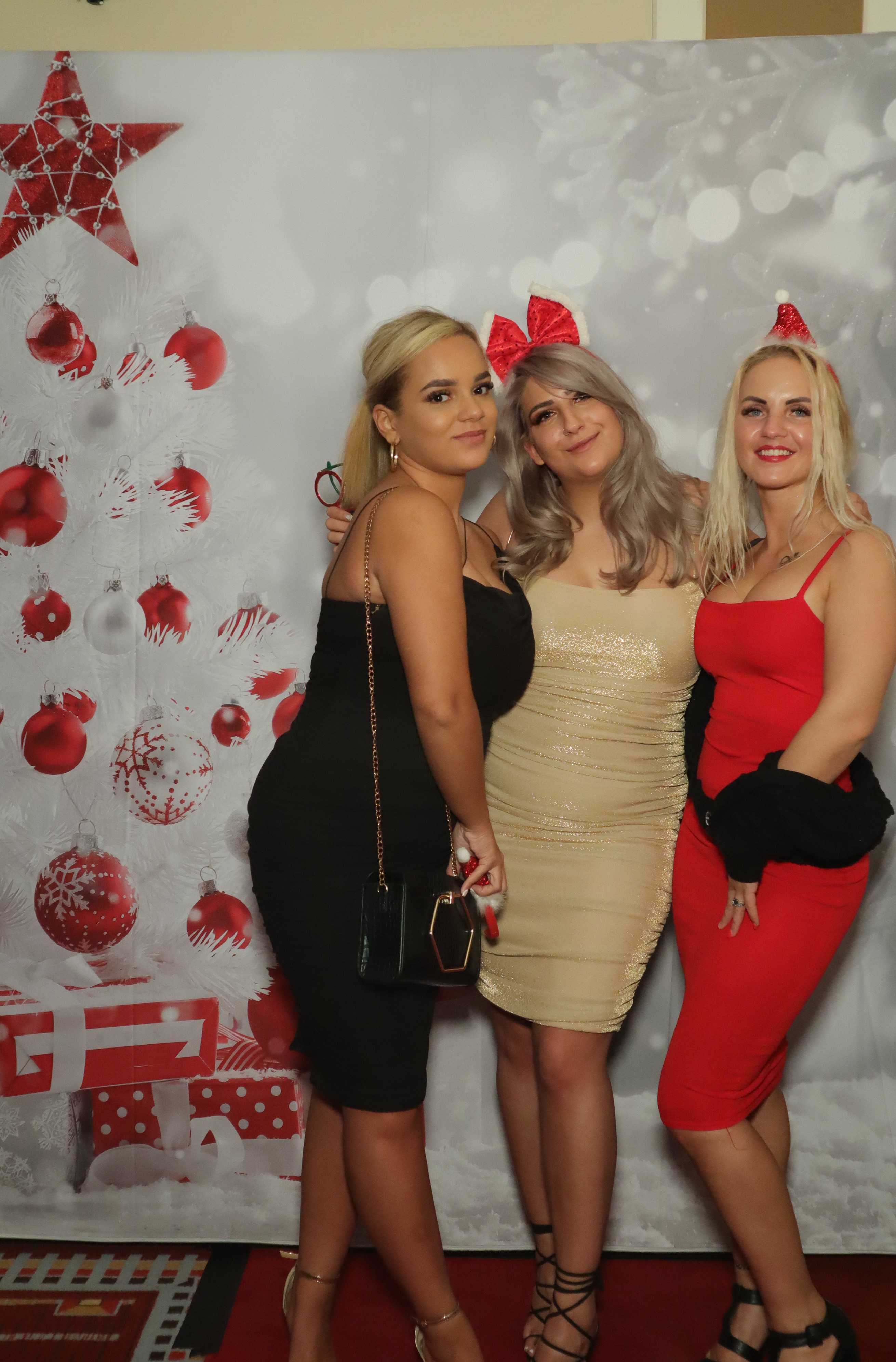 LashBase Christmas Party 2021 | View more photos from the event at gallery.myphotoboothexperience.co.uk/u/MyPhotoBoothExperienceLtd/LashBase-Christmas-Party-2021