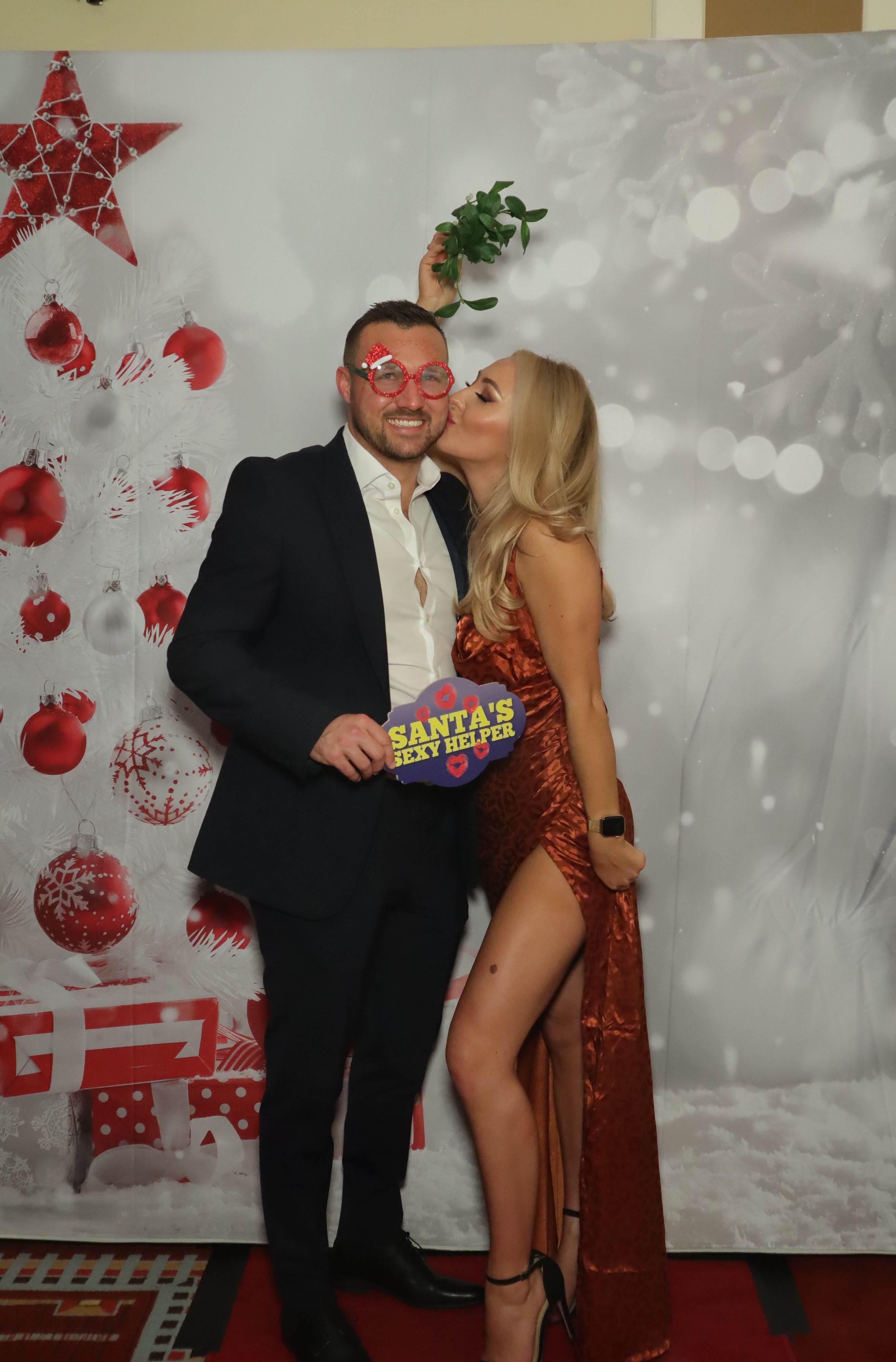 LashBase Christmas Party 2021 | View more photos from the event at gallery.myphotoboothexperience.co.uk/u/MyPhotoBoothExperienceLtd/LashBase-Christmas-Party-2021