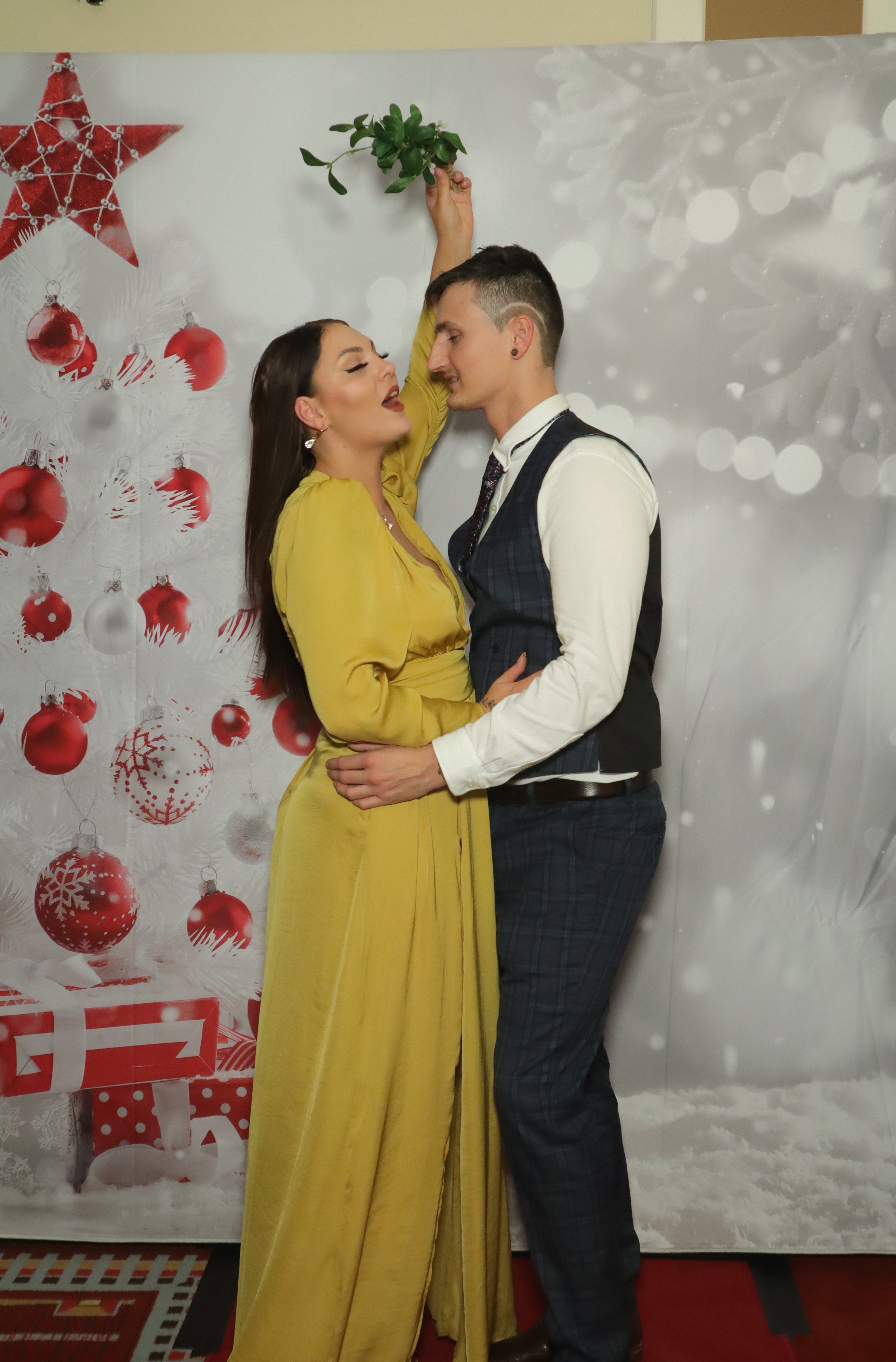 LashBase Christmas Party 2021 | View more photos from the event at gallery.myphotoboothexperience.co.uk/u/MyPhotoBoothExperienceLtd/LashBase-Christmas-Party-2021