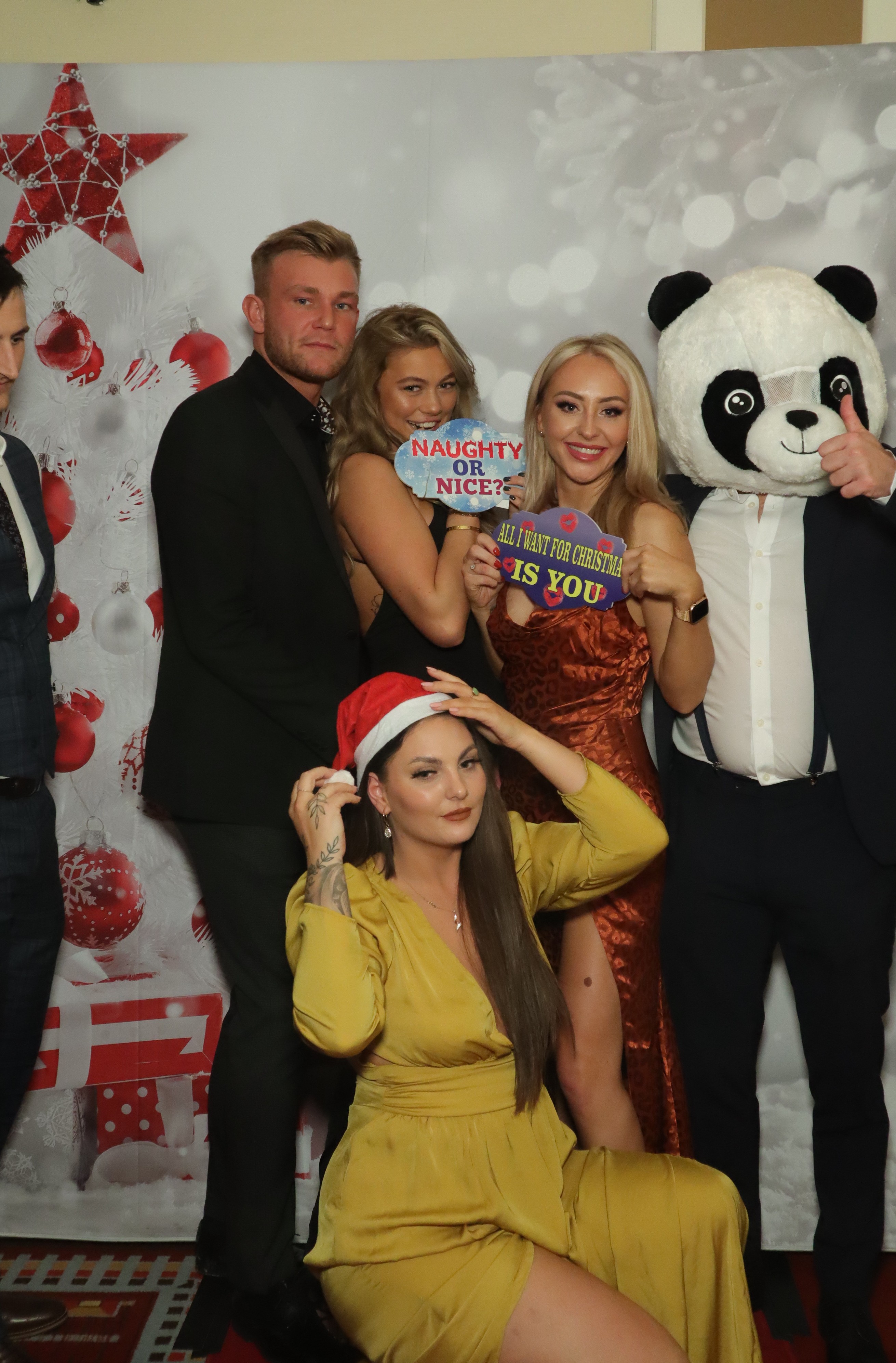 LashBase Christmas Party 2021 | View more photos from the event at gallery.myphotoboothexperience.co.uk/u/MyPhotoBoothExperienceLtd/LashBase-Christmas-Party-2021