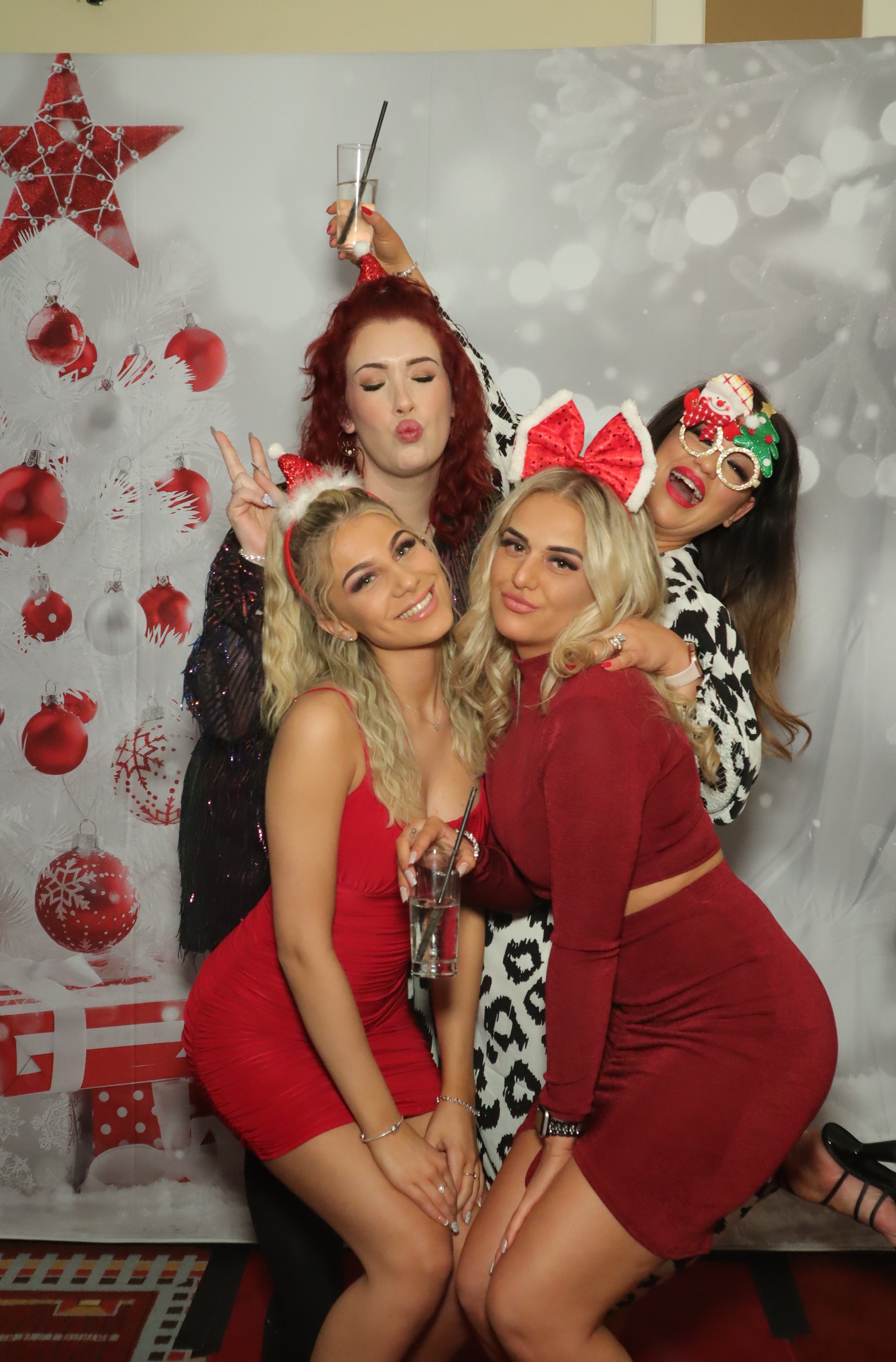 LashBase Christmas Party 2021 | View more photos from the event at gallery.myphotoboothexperience.co.uk/u/MyPhotoBoothExperienceLtd/LashBase-Christmas-Party-2021