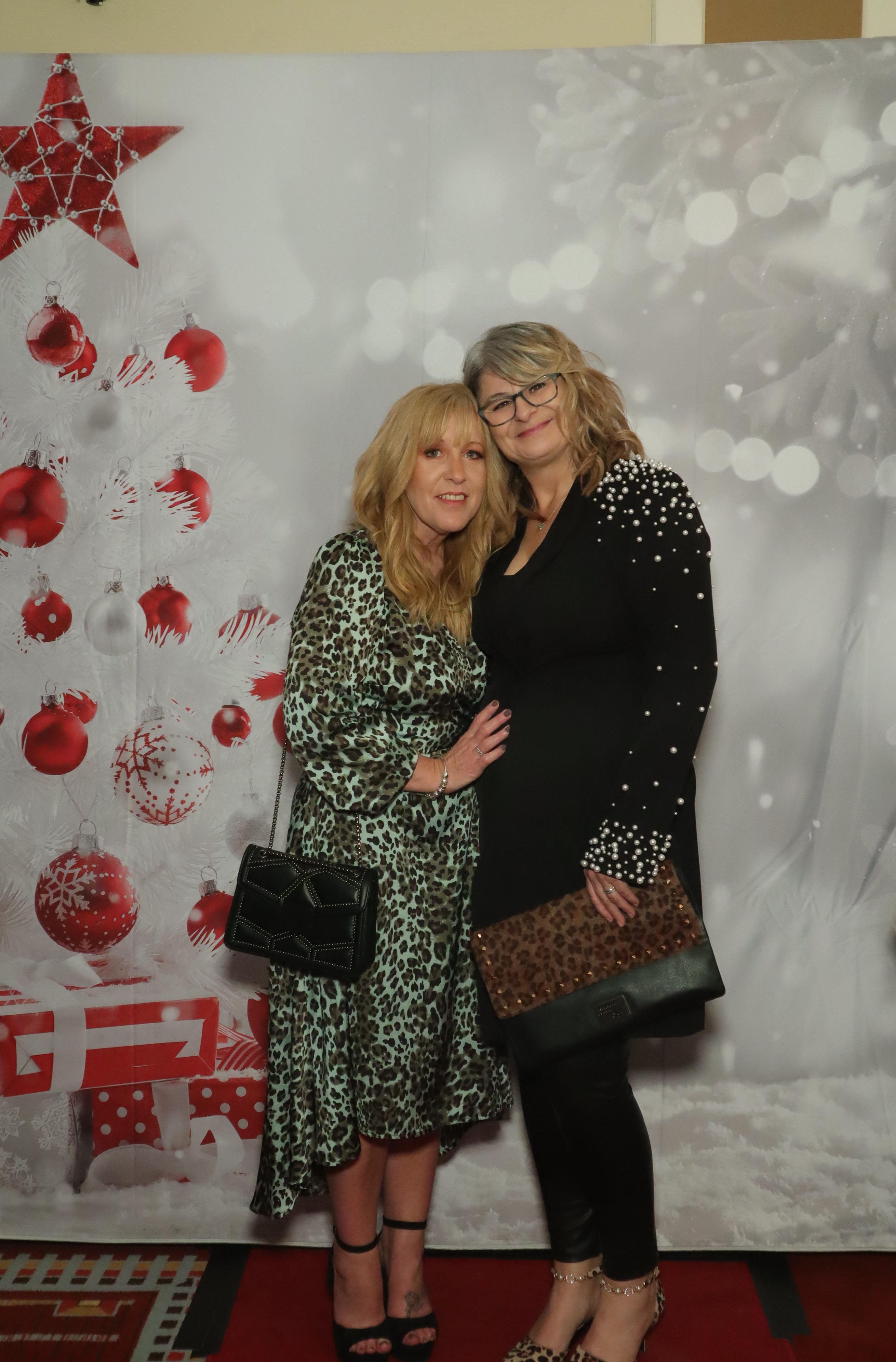 LashBase Christmas Party 2021 | View more photos from the event at gallery.myphotoboothexperience.co.uk/u/MyPhotoBoothExperienceLtd/LashBase-Christmas-Party-2021