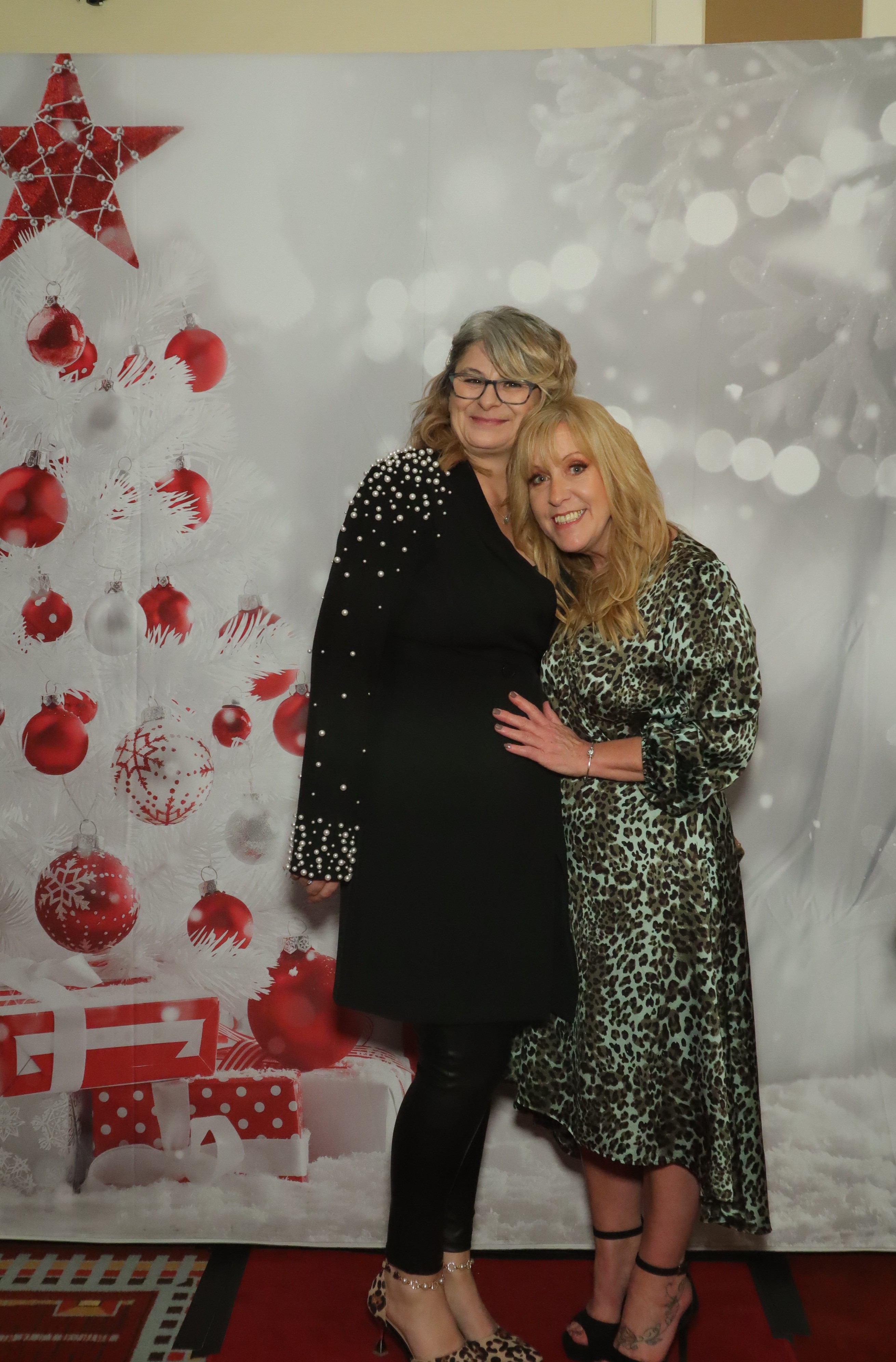 LashBase Christmas Party 2021 | View more photos from the event at gallery.myphotoboothexperience.co.uk/u/MyPhotoBoothExperienceLtd/LashBase-Christmas-Party-2021