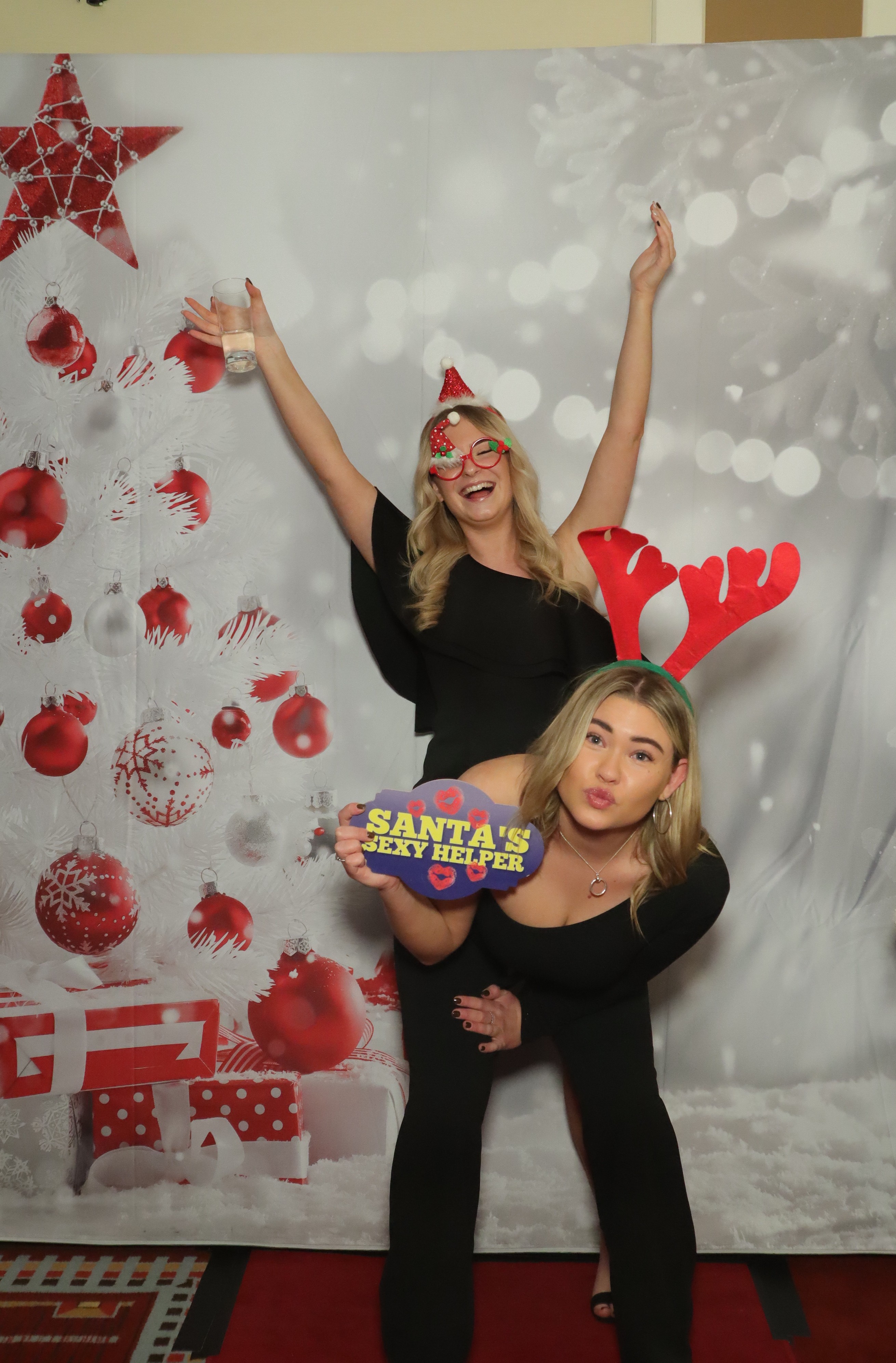 LashBase Christmas Party 2021 | View more photos from the event at gallery.myphotoboothexperience.co.uk/u/MyPhotoBoothExperienceLtd/LashBase-Christmas-Party-2021