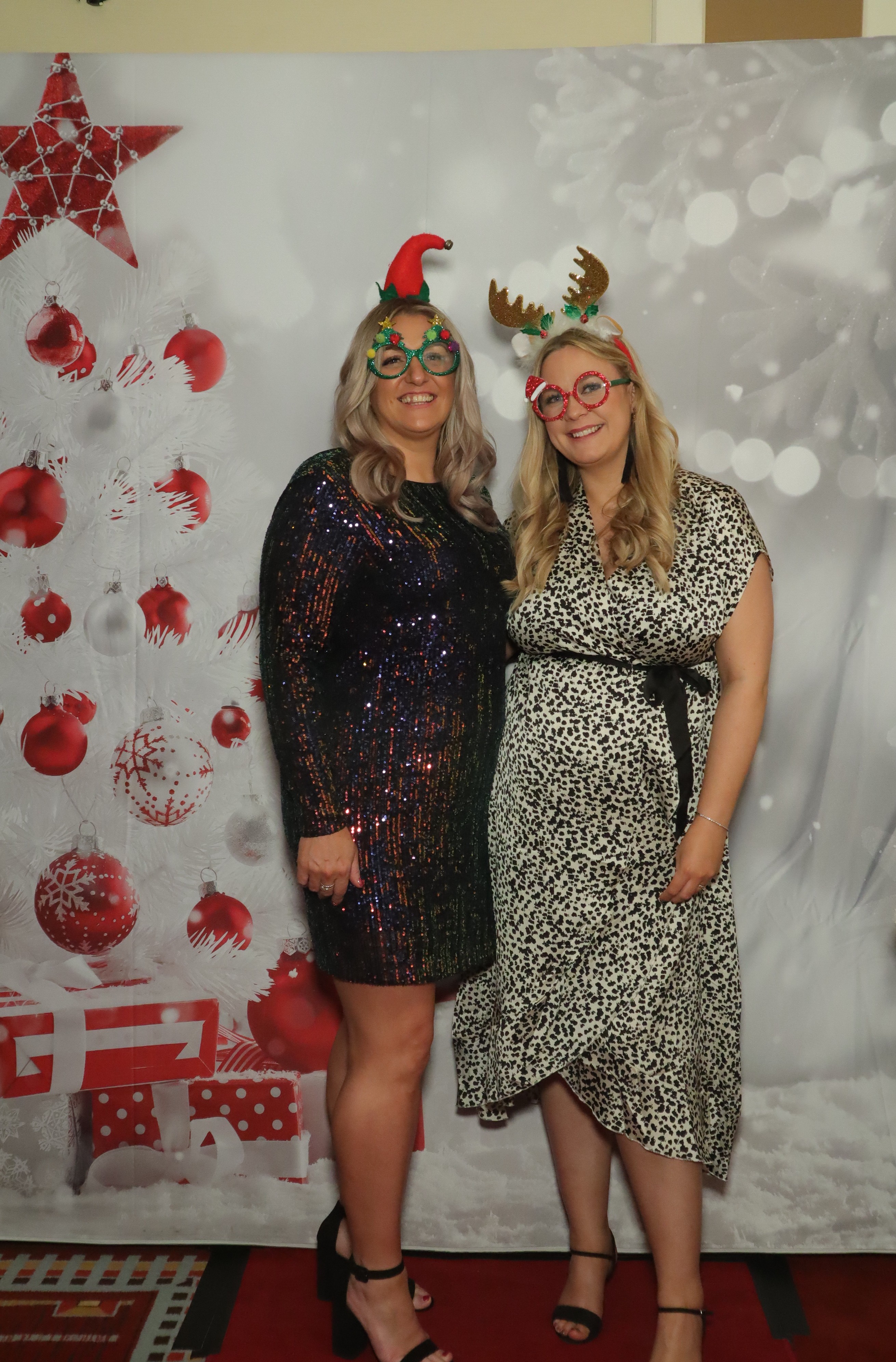 LashBase Christmas Party 2021 | View more photos from the event at gallery.myphotoboothexperience.co.uk/u/MyPhotoBoothExperienceLtd/LashBase-Christmas-Party-2021