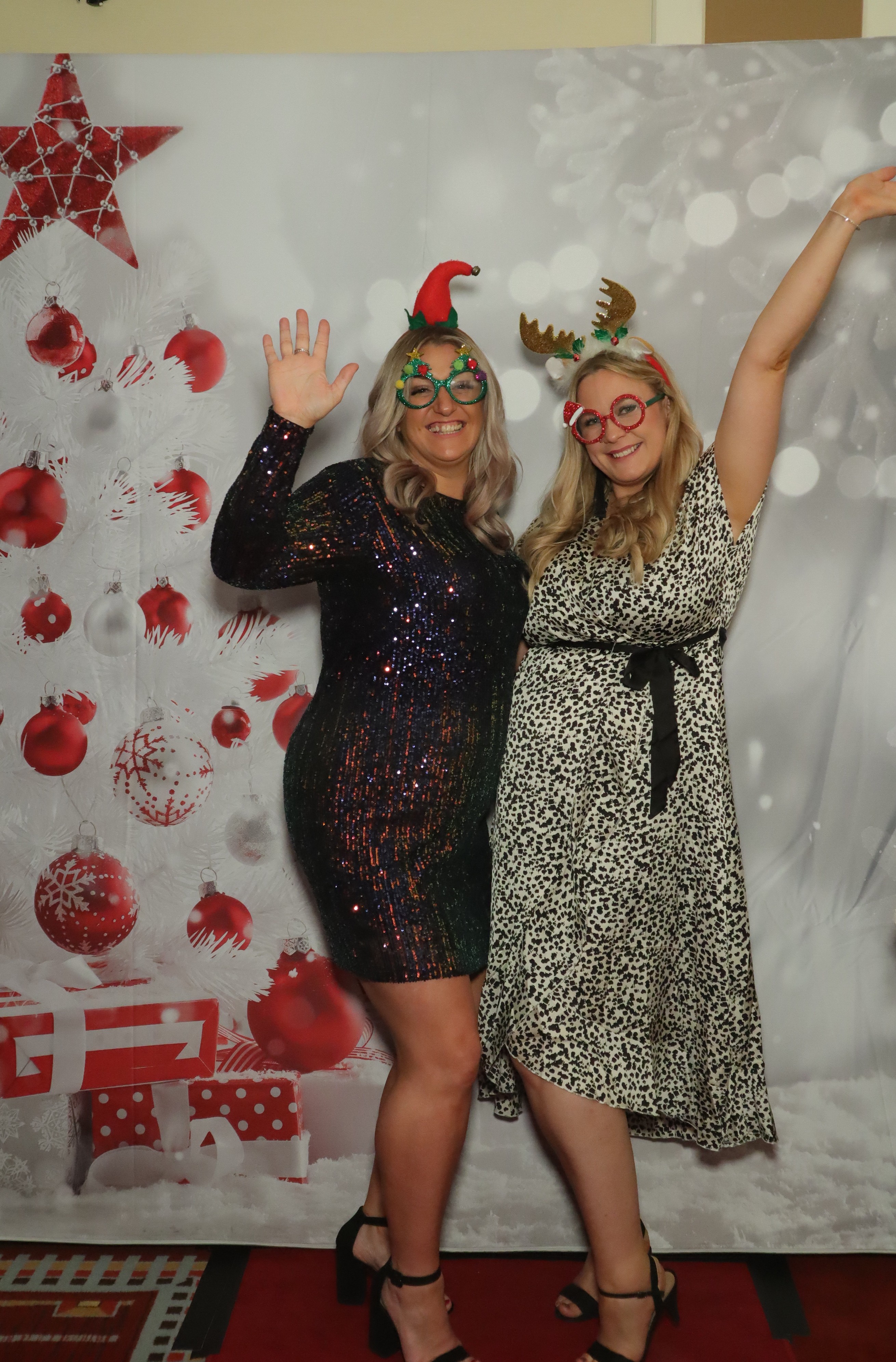 LashBase Christmas Party 2021 | View more photos from the event at gallery.myphotoboothexperience.co.uk/u/MyPhotoBoothExperienceLtd/LashBase-Christmas-Party-2021