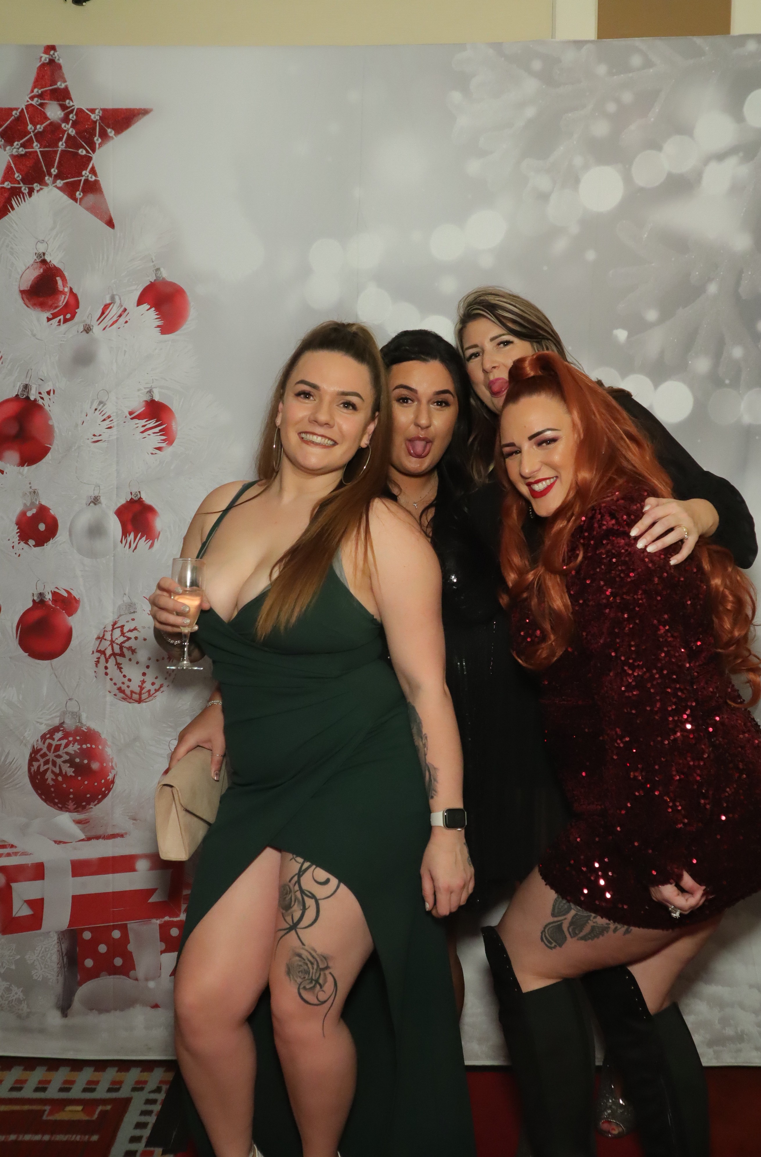 LashBase Christmas Party 2021 | View more photos from the event at gallery.myphotoboothexperience.co.uk/u/MyPhotoBoothExperienceLtd/LashBase-Christmas-Party-2021