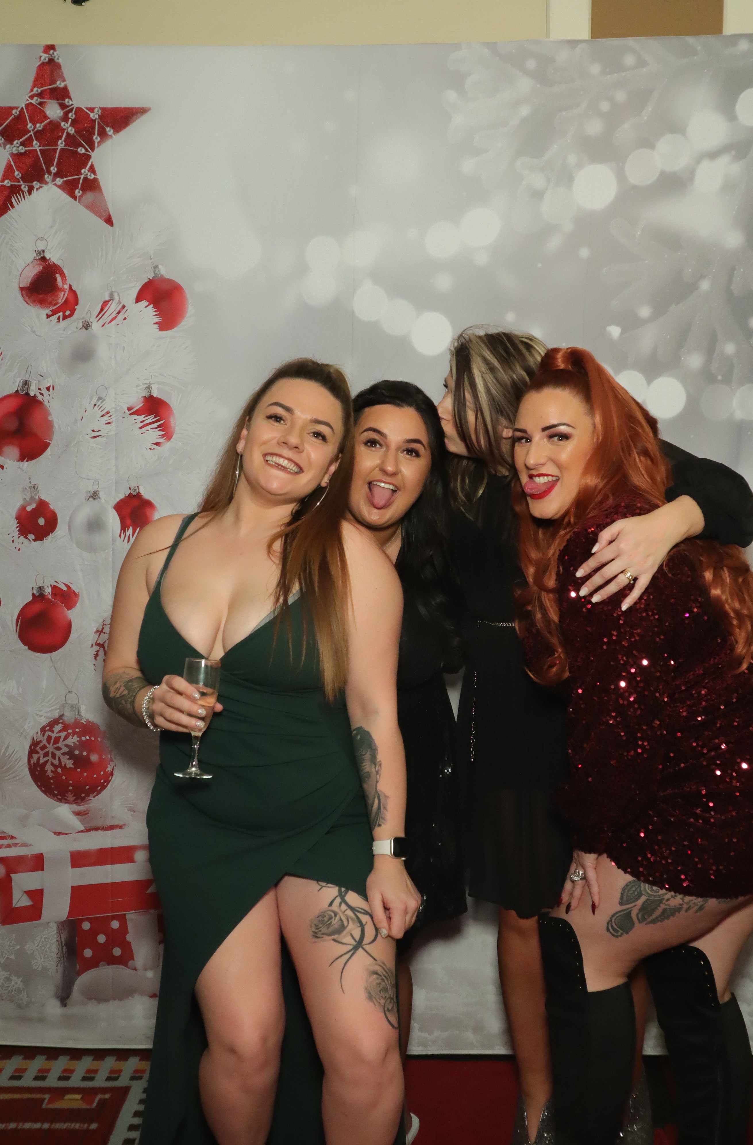 LashBase Christmas Party 2021 | View more photos from the event at gallery.myphotoboothexperience.co.uk/u/MyPhotoBoothExperienceLtd/LashBase-Christmas-Party-2021