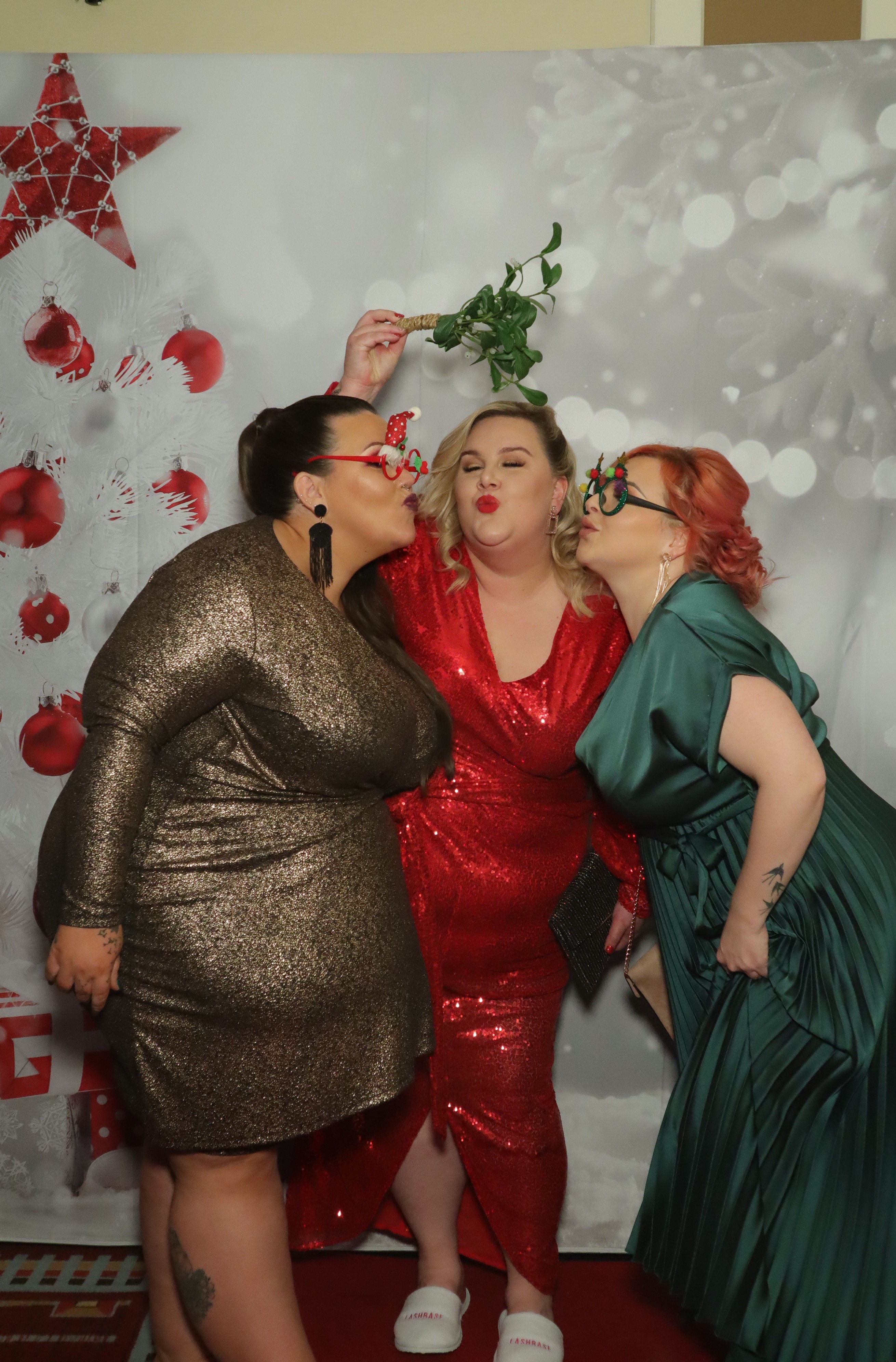 LashBase Christmas Party 2021 | View more photos from the event at gallery.myphotoboothexperience.co.uk/u/MyPhotoBoothExperienceLtd/LashBase-Christmas-Party-2021
