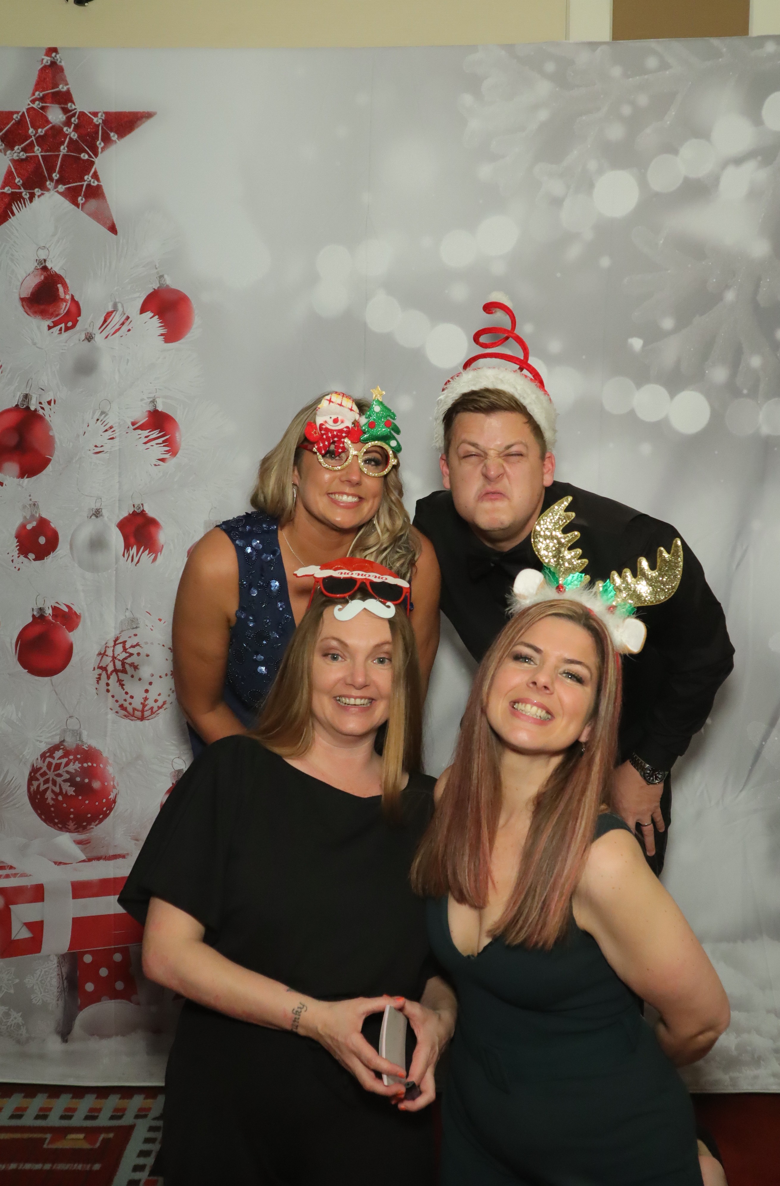 LashBase Christmas Party 2021 | View more photos from the event at gallery.myphotoboothexperience.co.uk/u/MyPhotoBoothExperienceLtd/LashBase-Christmas-Party-2021