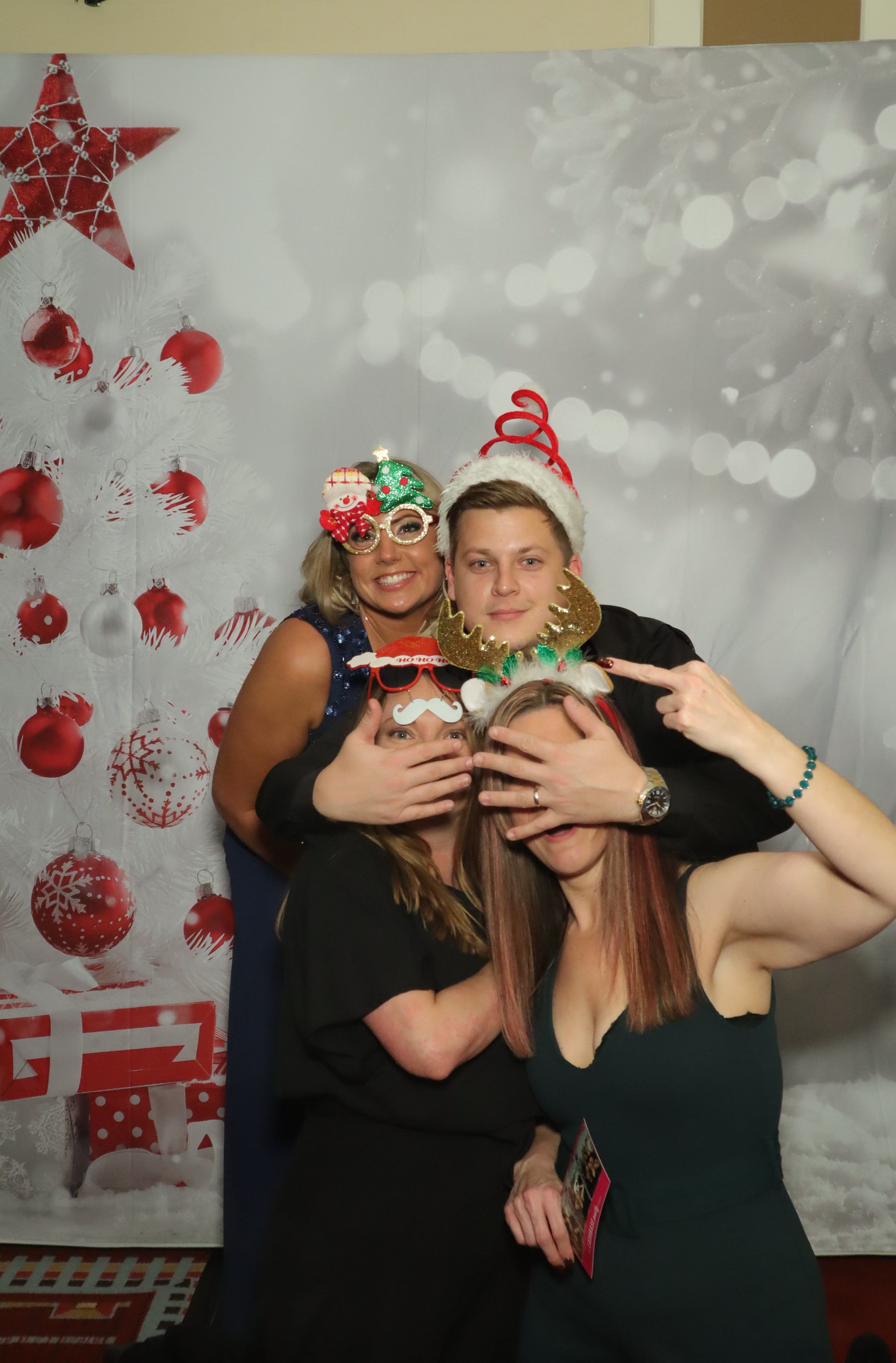 LashBase Christmas Party 2021 | View more photos from the event at gallery.myphotoboothexperience.co.uk/u/MyPhotoBoothExperienceLtd/LashBase-Christmas-Party-2021