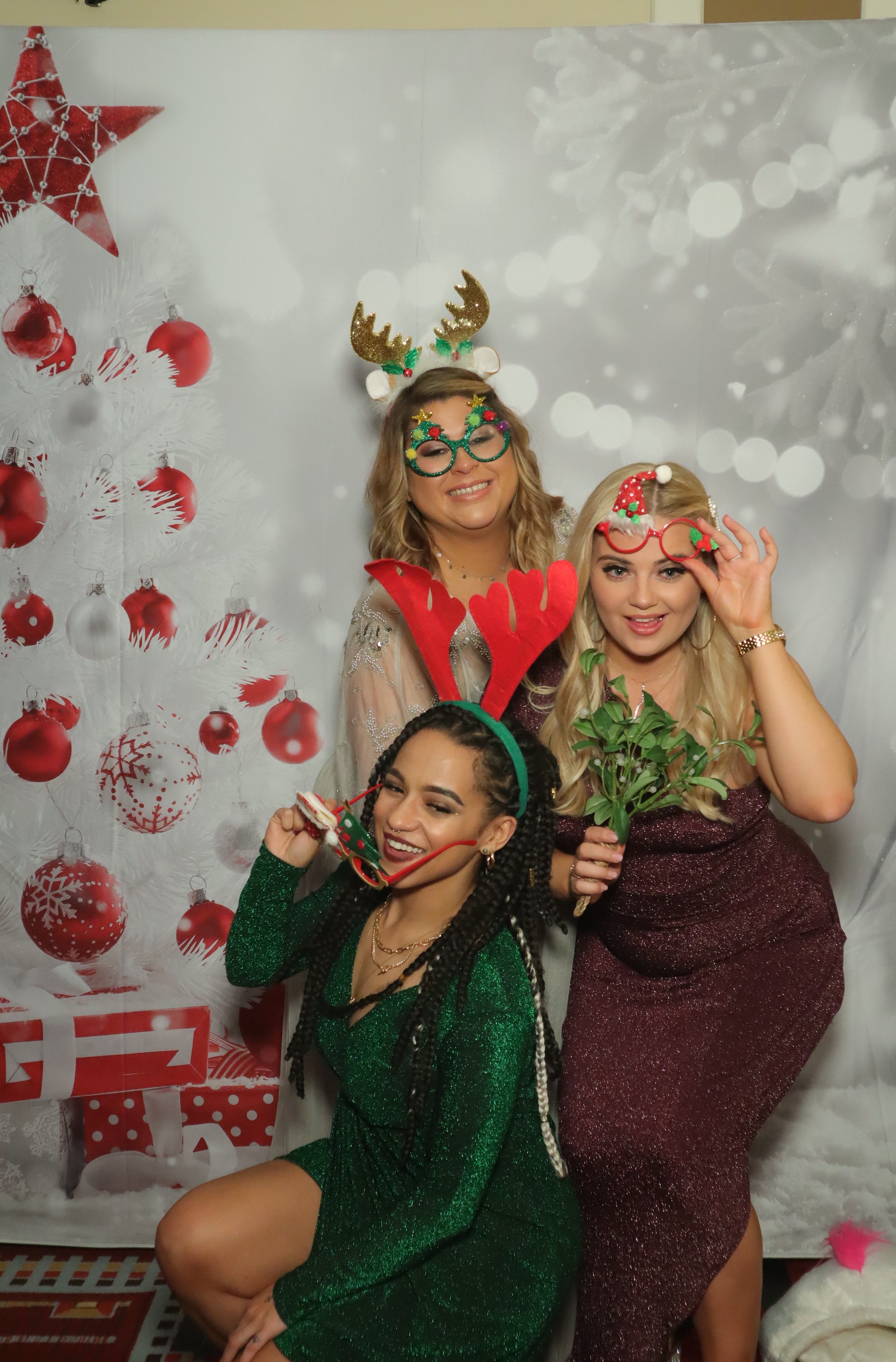 LashBase Christmas Party 2021 | View more photos from the event at gallery.myphotoboothexperience.co.uk/u/MyPhotoBoothExperienceLtd/LashBase-Christmas-Party-2021