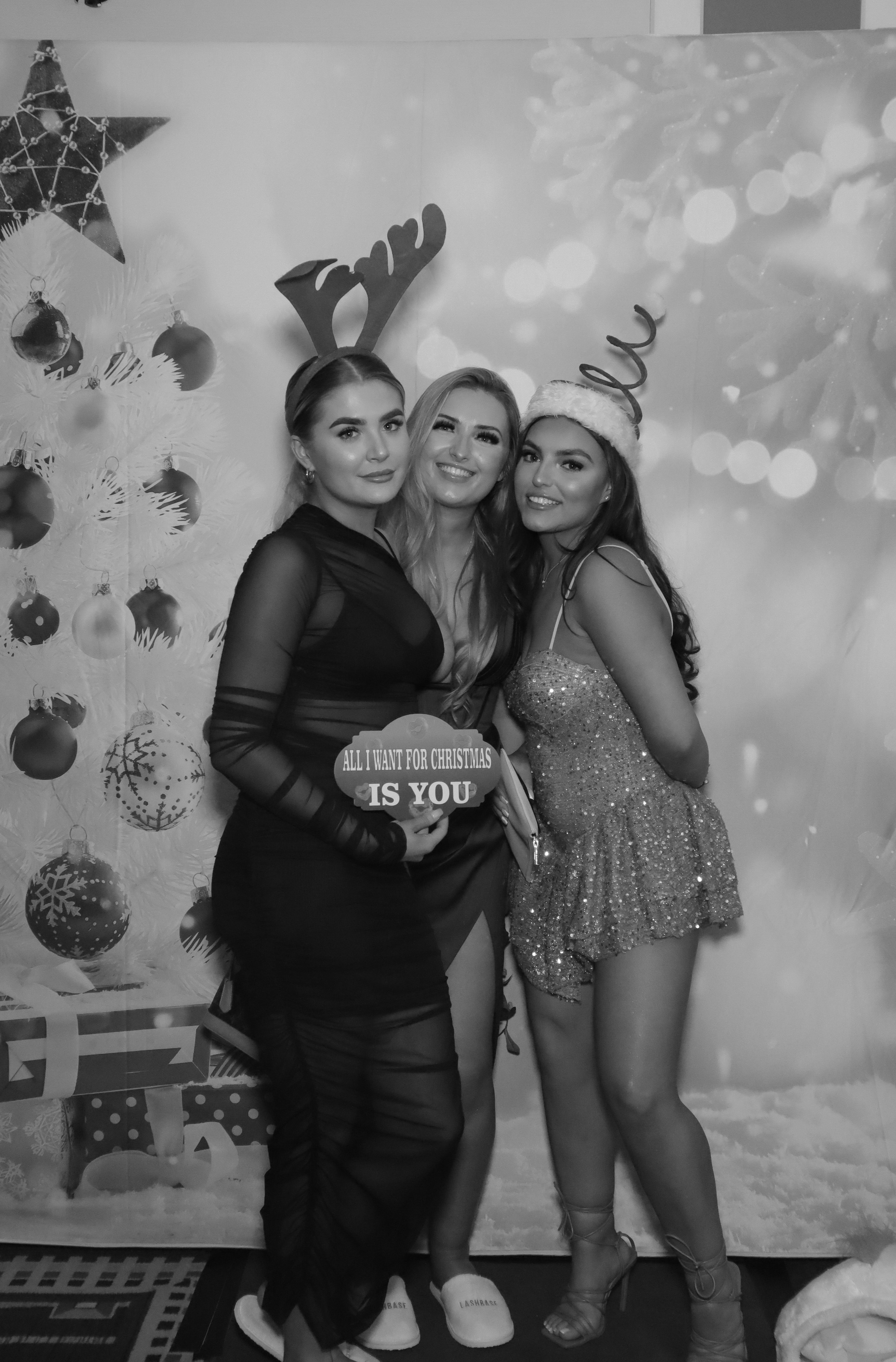 LashBase Christmas Party 2021 | View more photos from the event at gallery.myphotoboothexperience.co.uk/u/MyPhotoBoothExperienceLtd/LashBase-Christmas-Party-2021