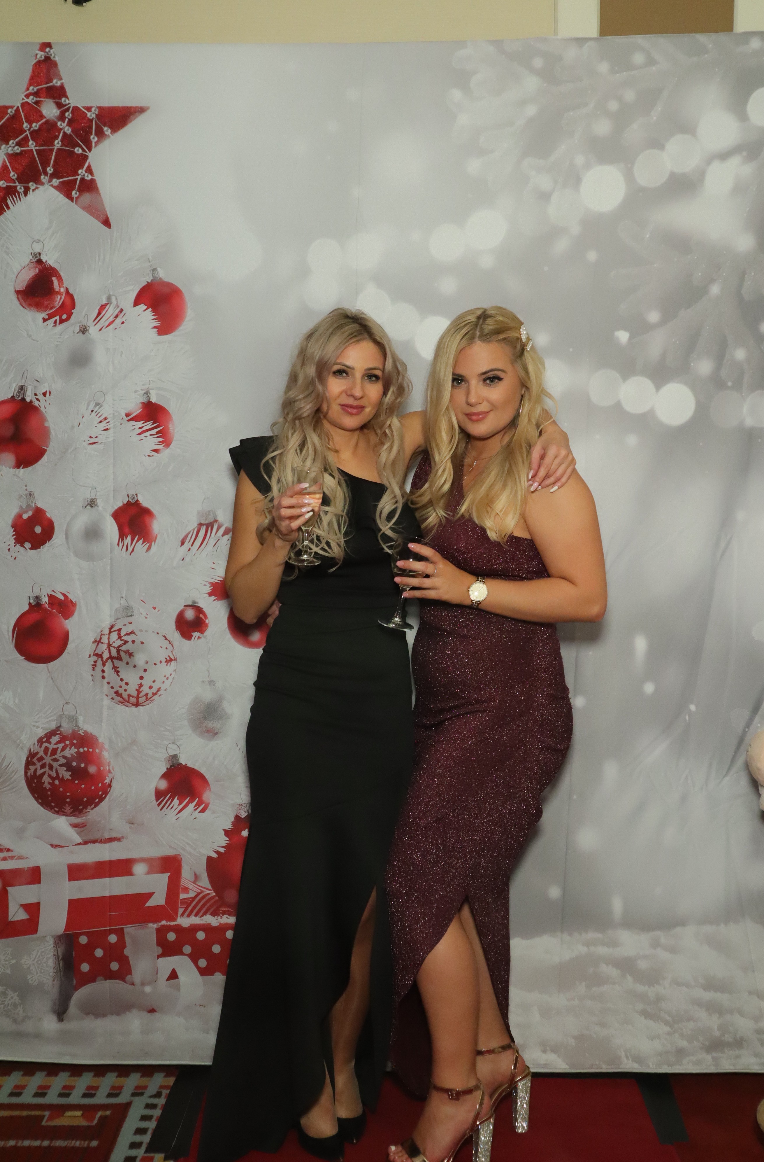 LashBase Christmas Party 2021 | View more photos from the event at gallery.myphotoboothexperience.co.uk/u/MyPhotoBoothExperienceLtd/LashBase-Christmas-Party-2021