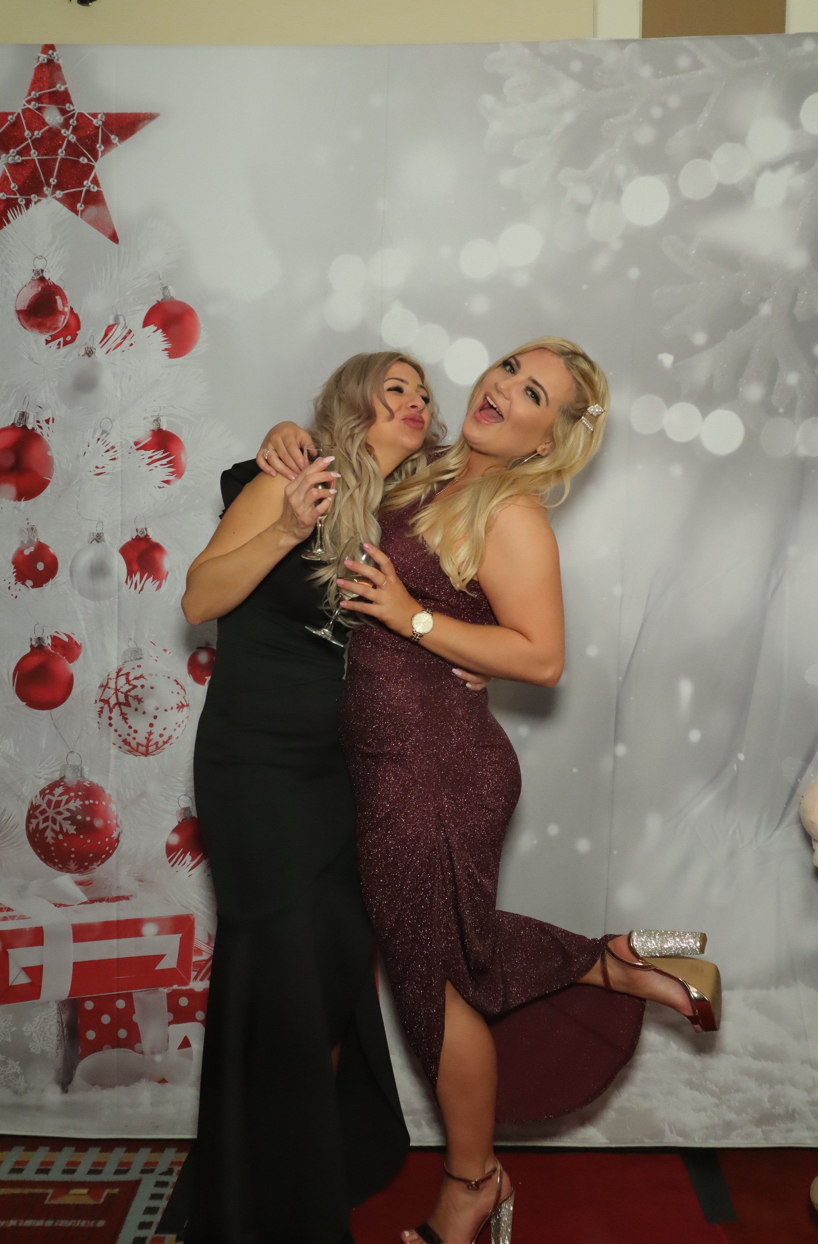 LashBase Christmas Party 2021 | View more photos from the event at gallery.myphotoboothexperience.co.uk/u/MyPhotoBoothExperienceLtd/LashBase-Christmas-Party-2021
